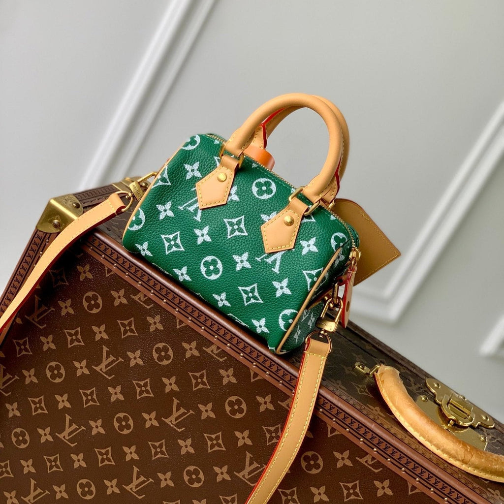 SPEEDY P9 BANDOULIÈRE 18CM CUIR DE VEAU VERT