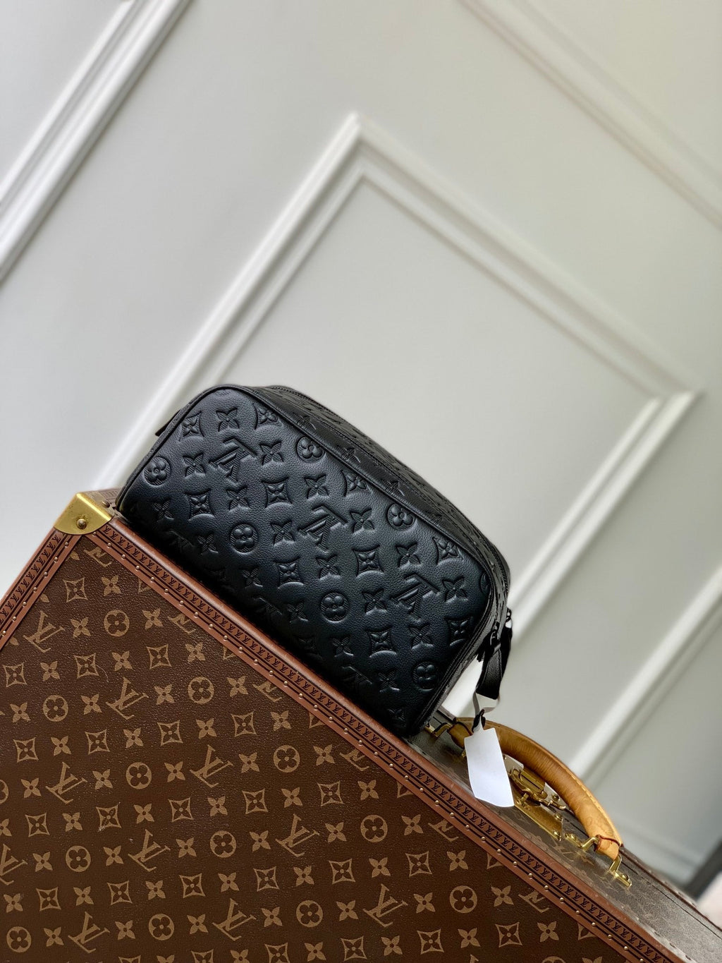 KIT DOPP 28 EN OMBRE MONOGRAMME NOIRE