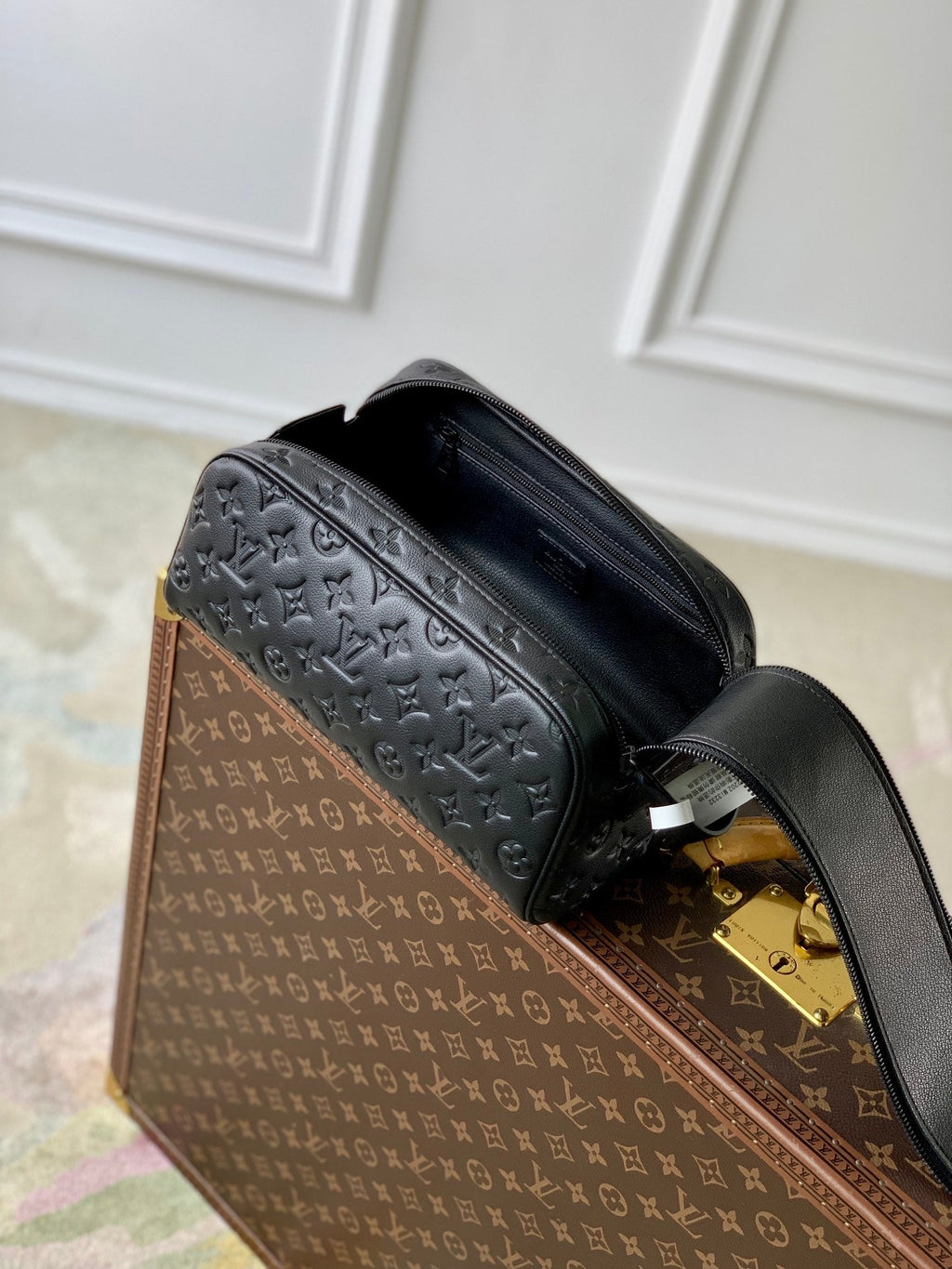 KIT DOPP 28 EN OMBRE MONOGRAMME NOIRE