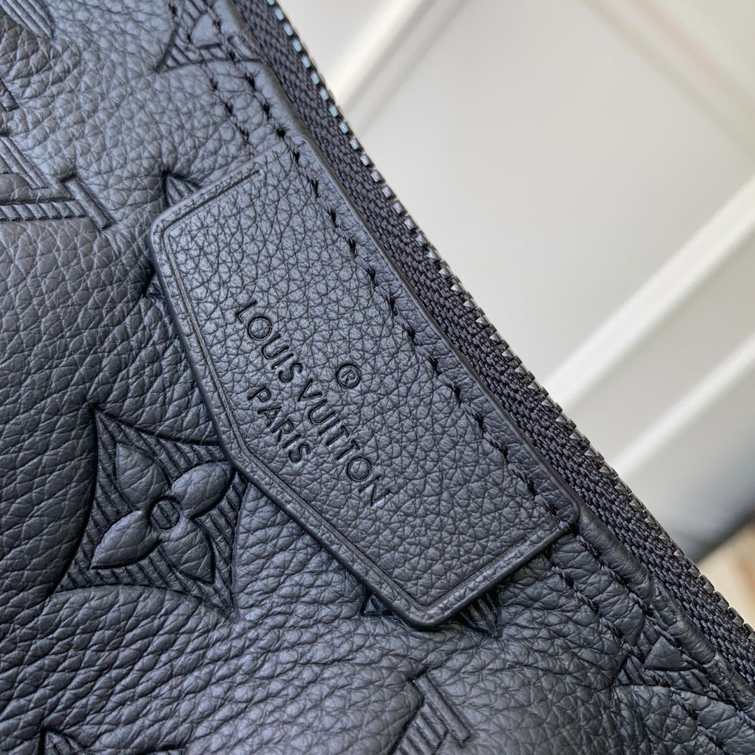 SAC HAMAC 28 EN MONOGRAMME NOIR SHADOW