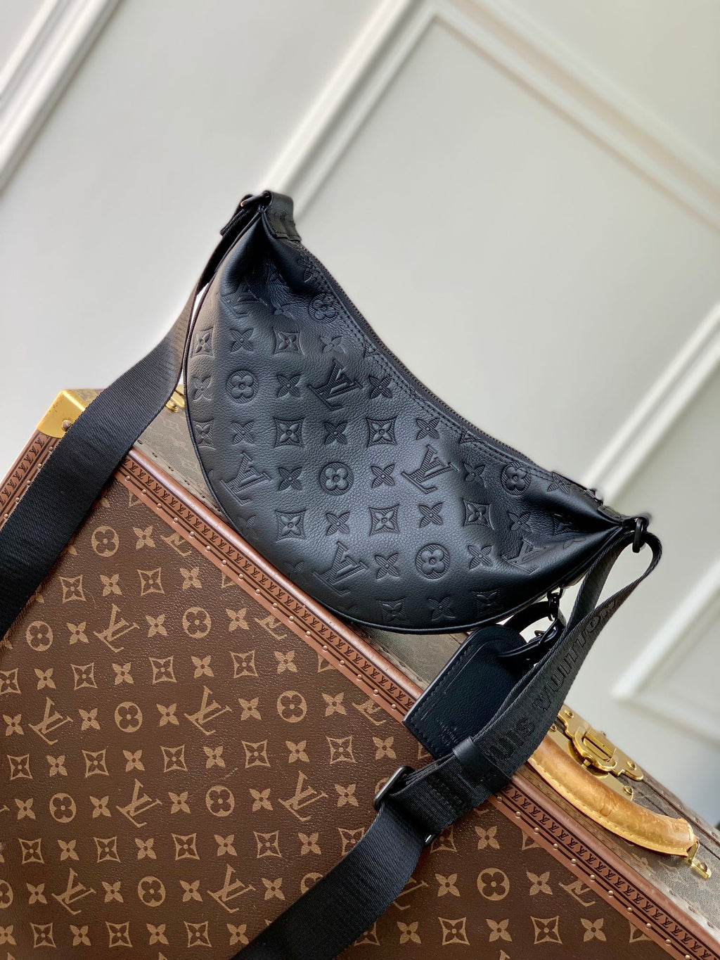 SAC HAMAC 28 EN MONOGRAMME NOIR SHADOW