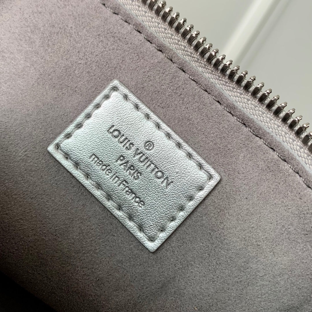 LV NANO ALMA 18 CUIR ÉPI ARGENT