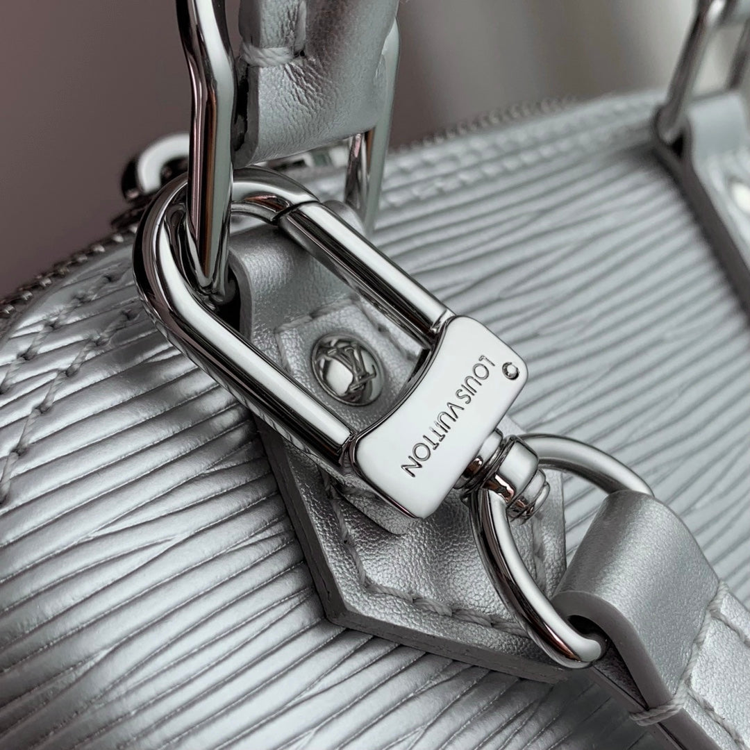 LV NANO ALMA 18 CUIR ÉPI ARGENT