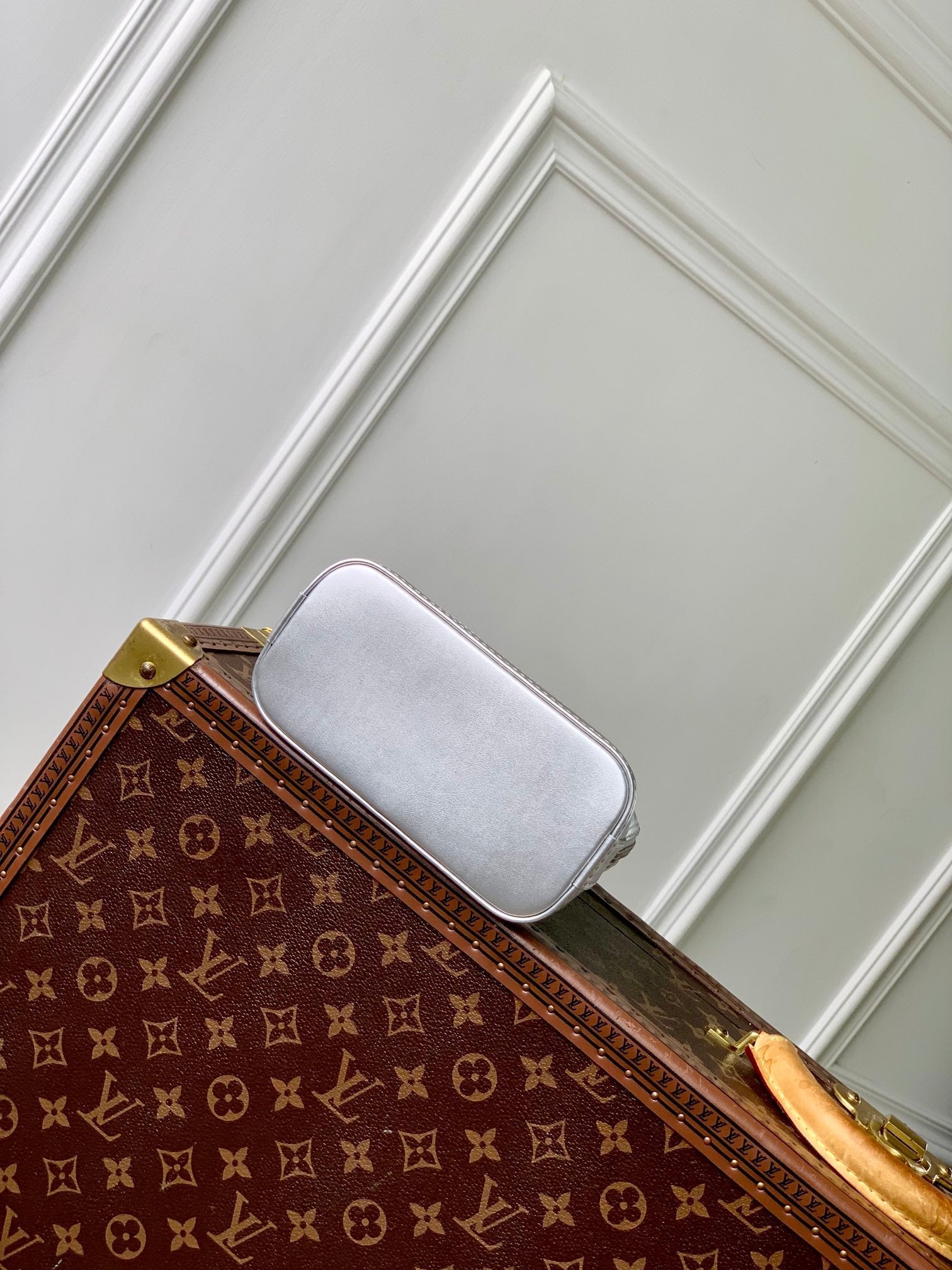 LV NANO ALMA 18 CUIR ÉPI ARGENT