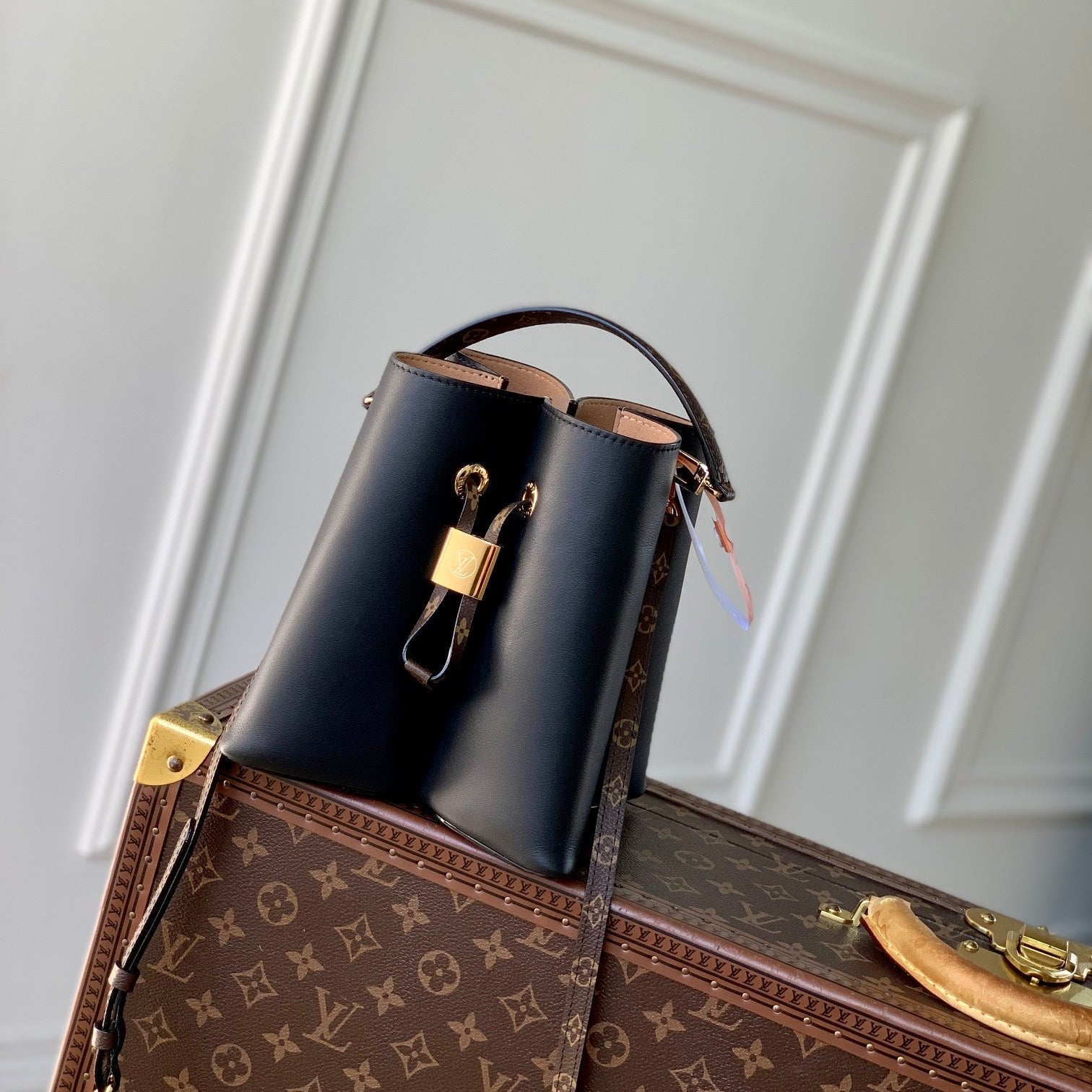 BLOOM PM 21 EN CUIR DE VEAU NOIR ACIER DORÉ