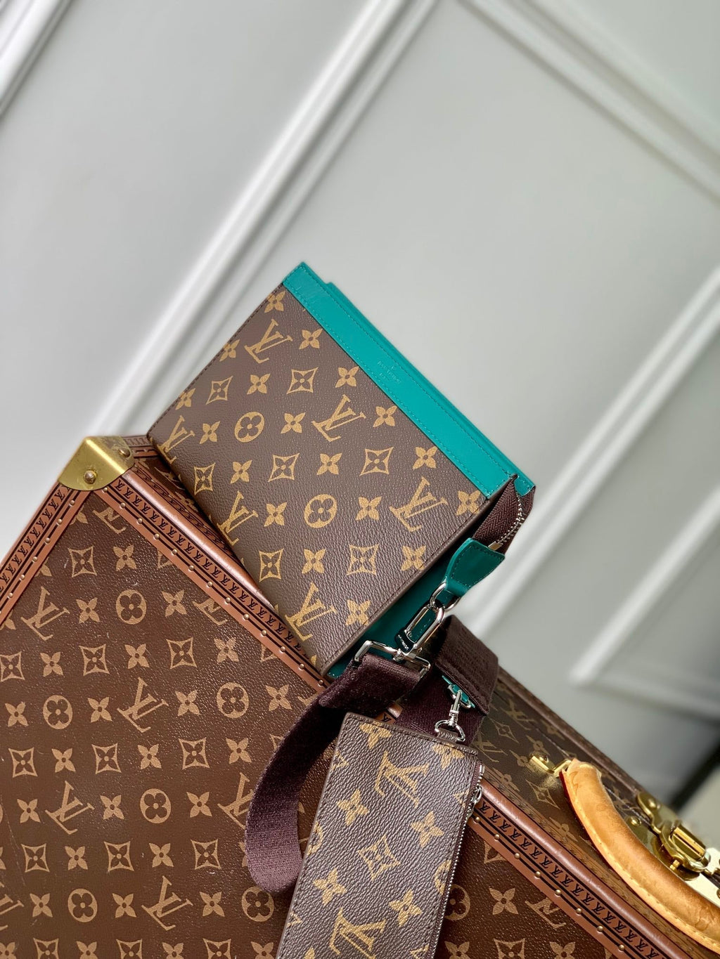Portefeuille portable Gaston 18 pouces en toile monogrammée marron et cuir de veau vert mélangé