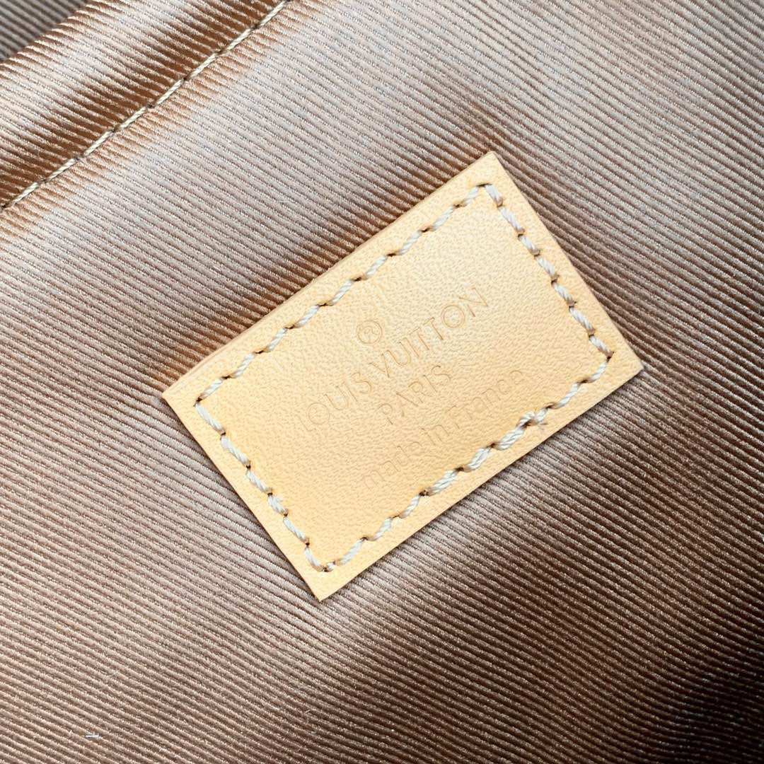 SAC À DOS D'EXTÉRIEUR 44 EN CUIR DE VEAU BEIGE ET TOILE MONOGRAMME MARRON