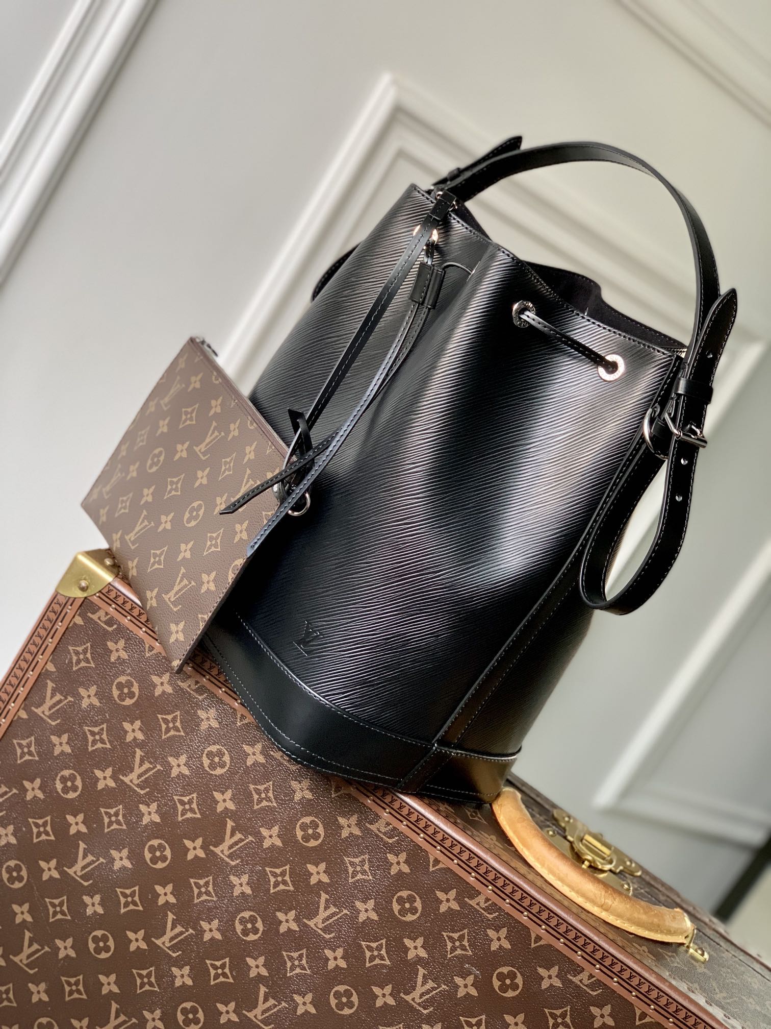 NOÉ MM 33 EN CUIR ÉPI NOIR
