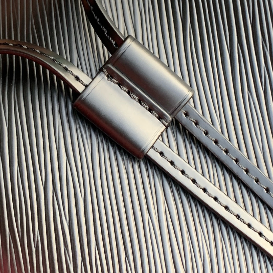 NOÉ MM 33 EN CUIR ÉPI NOIR