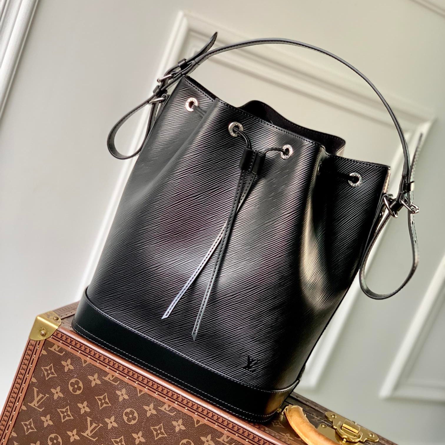 NOÉ MM 33 EN CUIR ÉPI NOIR