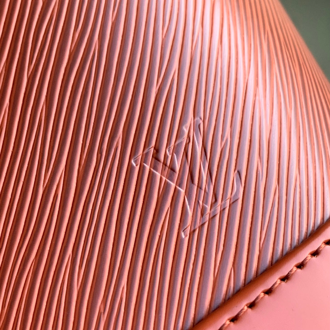 NOÉ MM 33 EN CUIR ÉPI ACAJOU