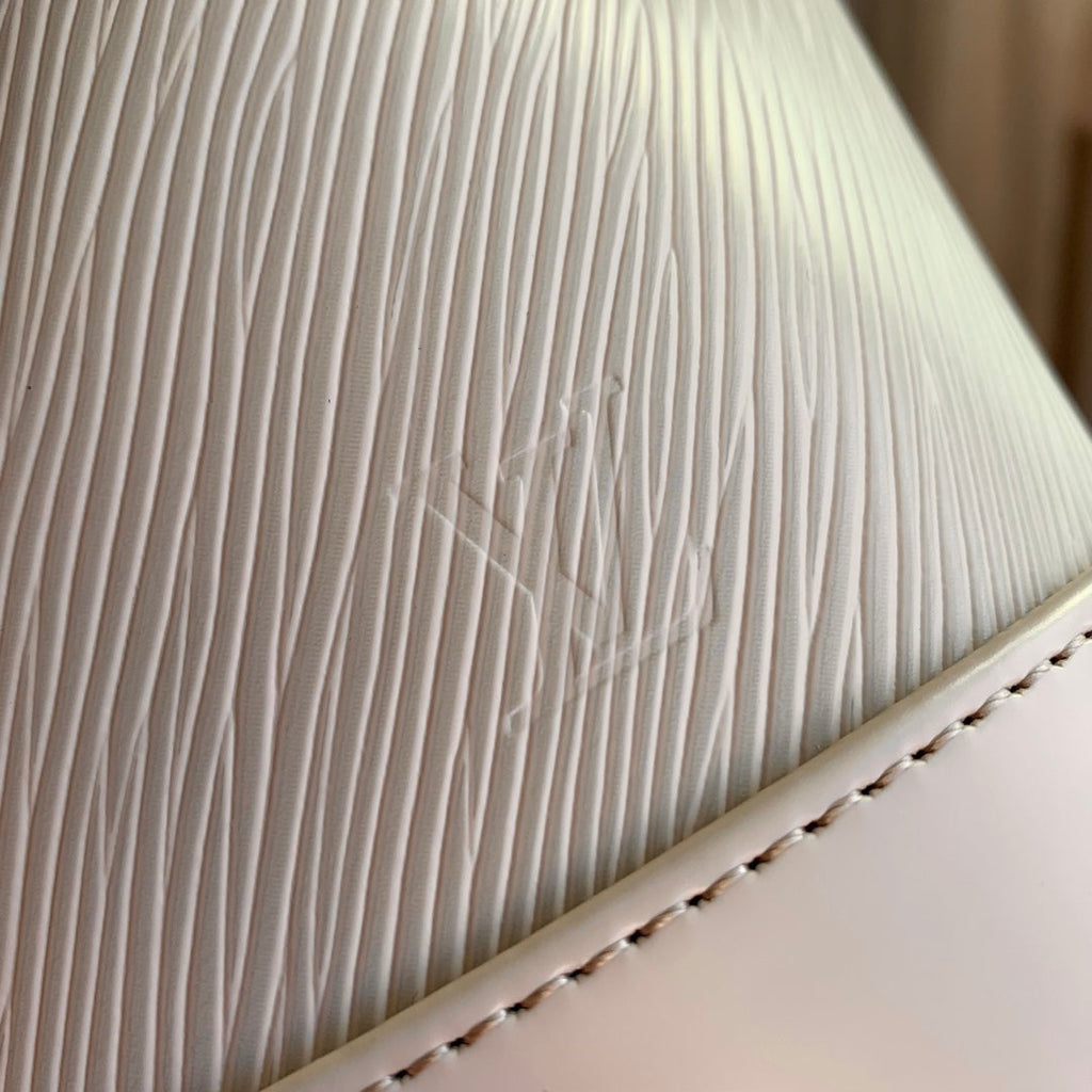 NOÉ BB 20 IN QUARTZ WHITE EPI LEATHER