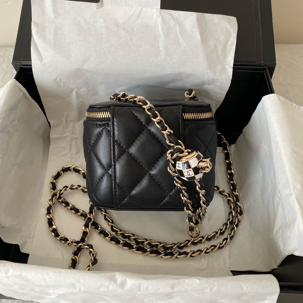 SAC VANITY CC CLASSIQUE 10 CM EN CUIR D'AGNEAU NOIR QUINCAILLERIE DORÉ