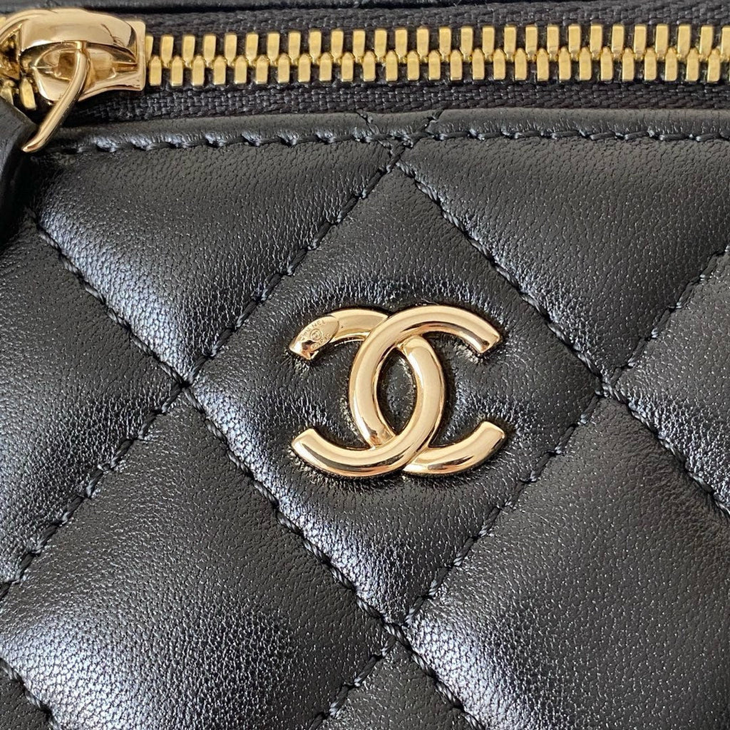 SAC VANITY CC CLASSIQUE 10 CM EN CUIR D'AGNEAU NOIR QUINCAILLERIE DORÉ