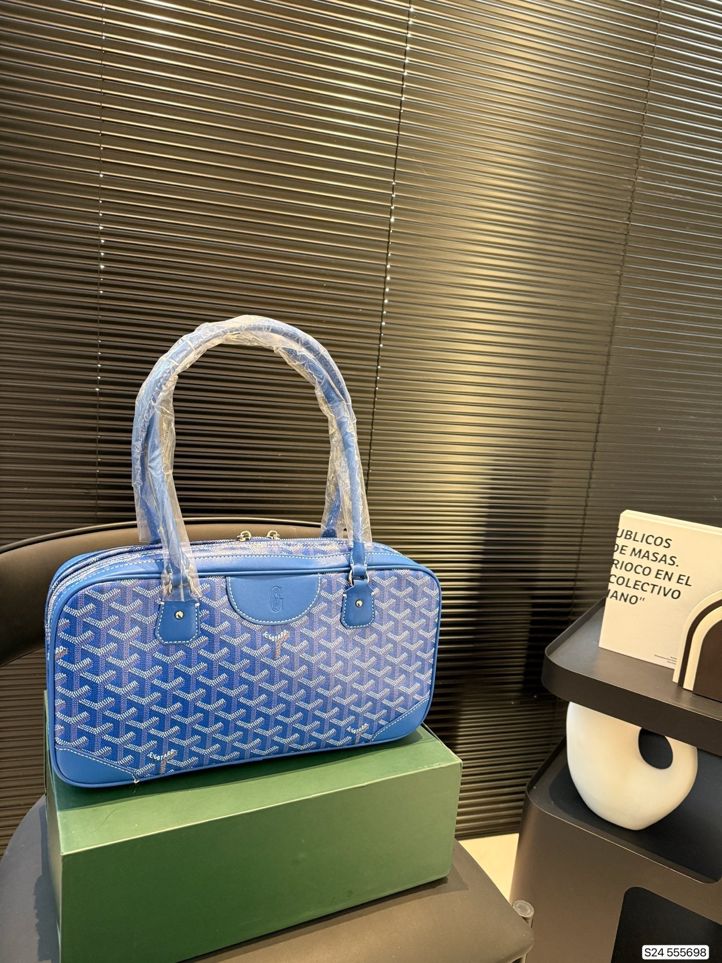 SAC SAINT MARTIN 35 EN TOILE GOYARDINE BLEUE ET CUIR DE VEAU