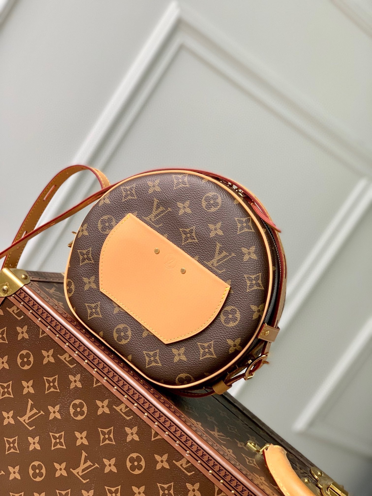 LOUIS BOITE CHAPEAU SOUPLE MM MARRON MONOGRAMME
