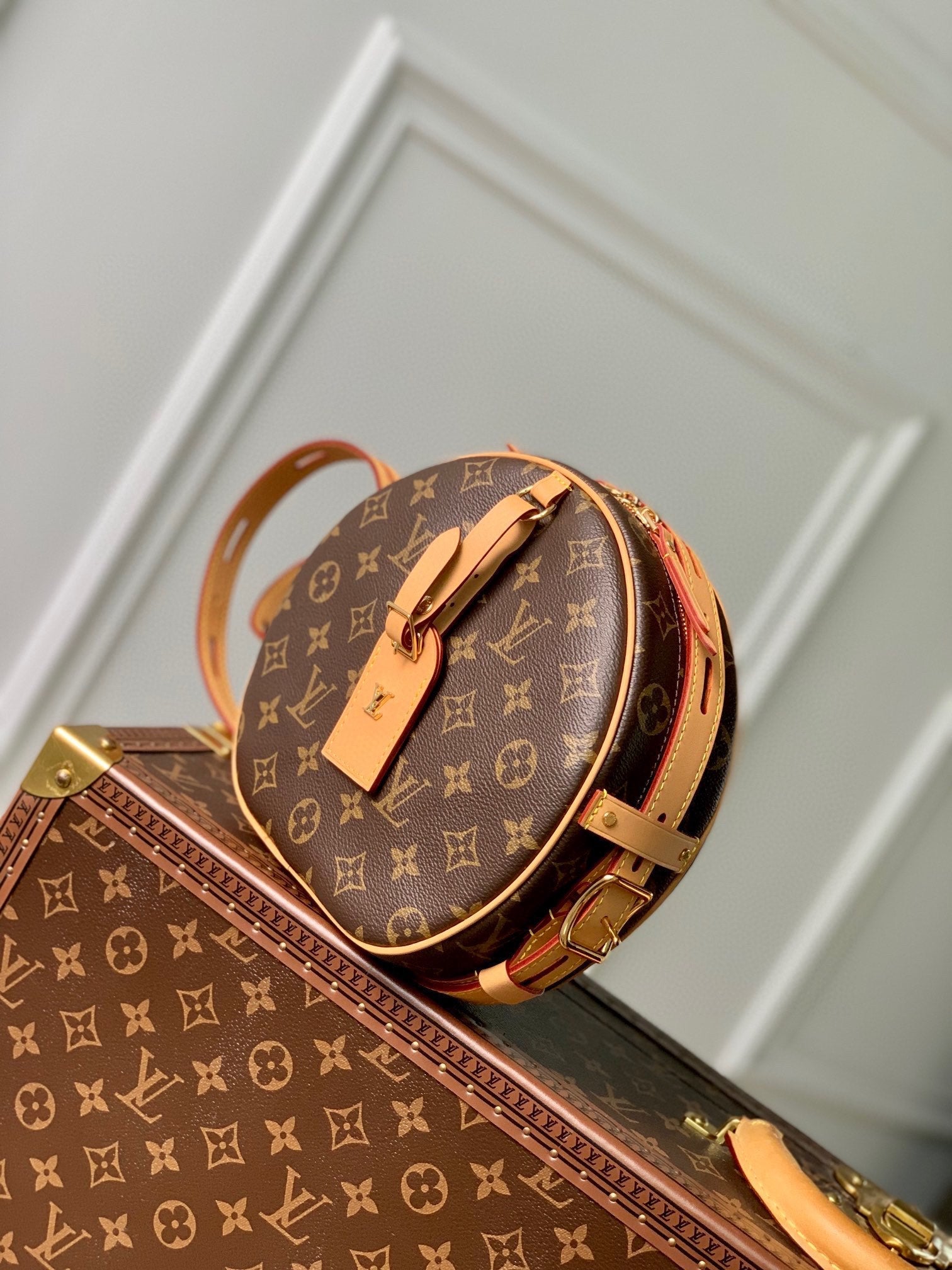 LOUIS BOITE CHAPEAU SOUPLE MM MARRON MONOGRAMME