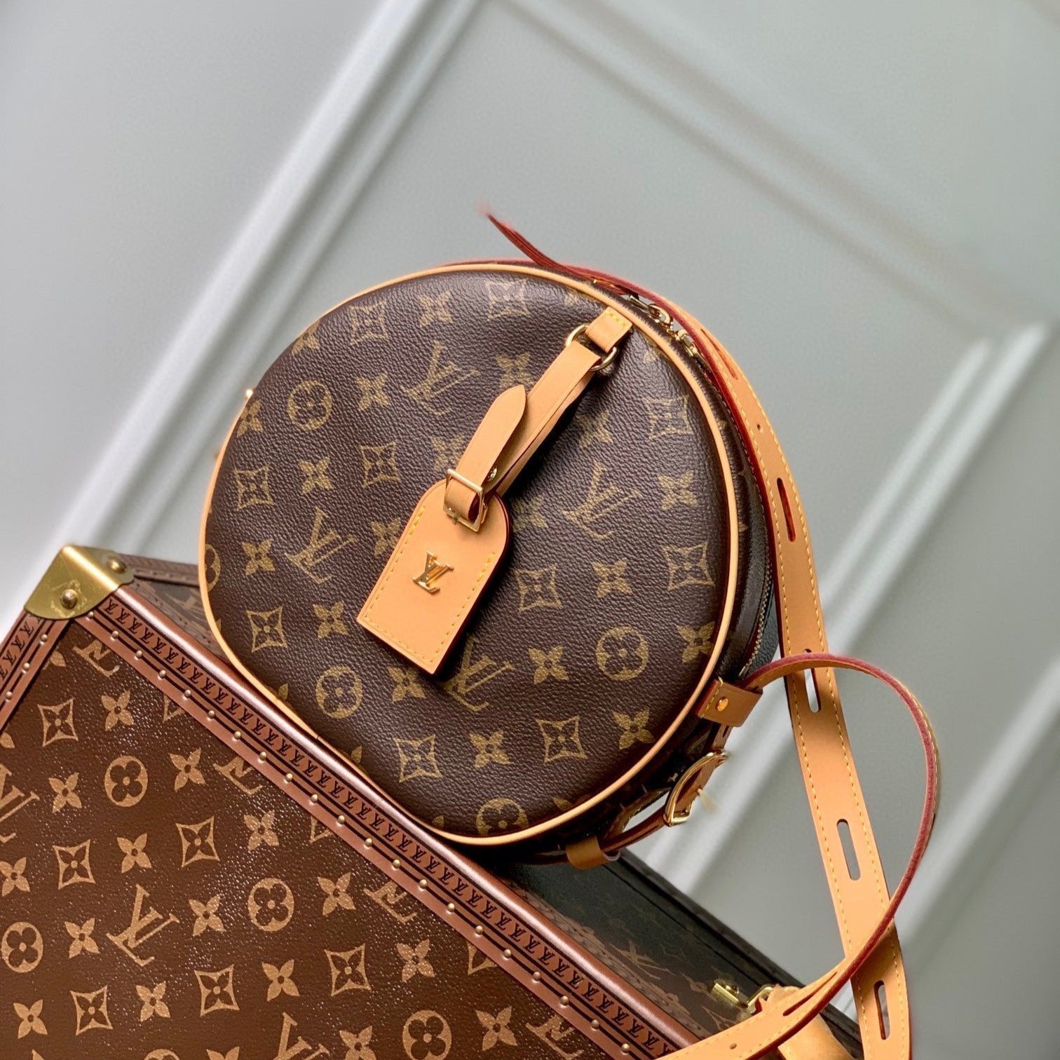 LOUIS BOITE CHAPEAU SOUPLE MM MARRON MONOGRAMME