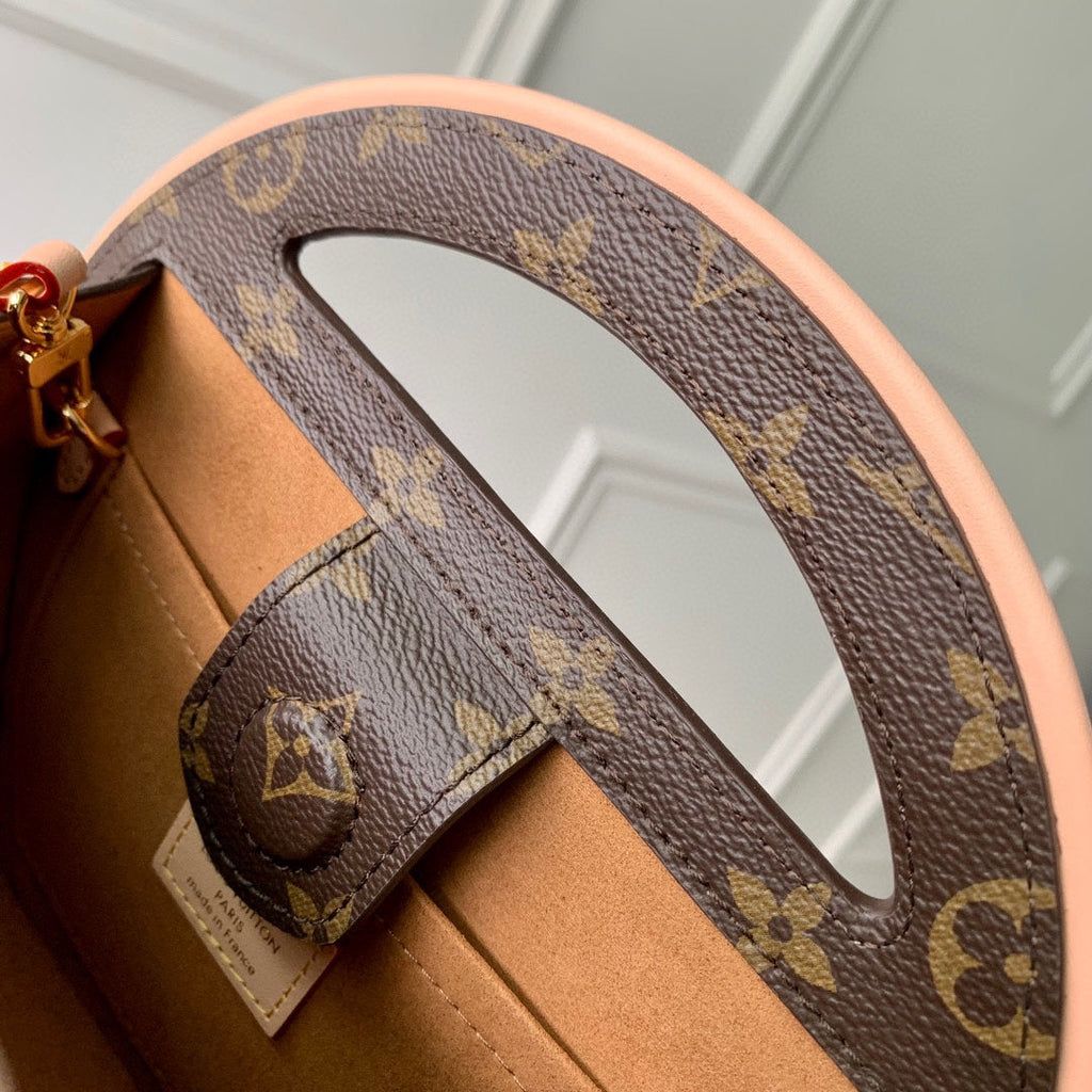 AROUND ME PM 22 EN TOILE MONOGRAMME MARRON