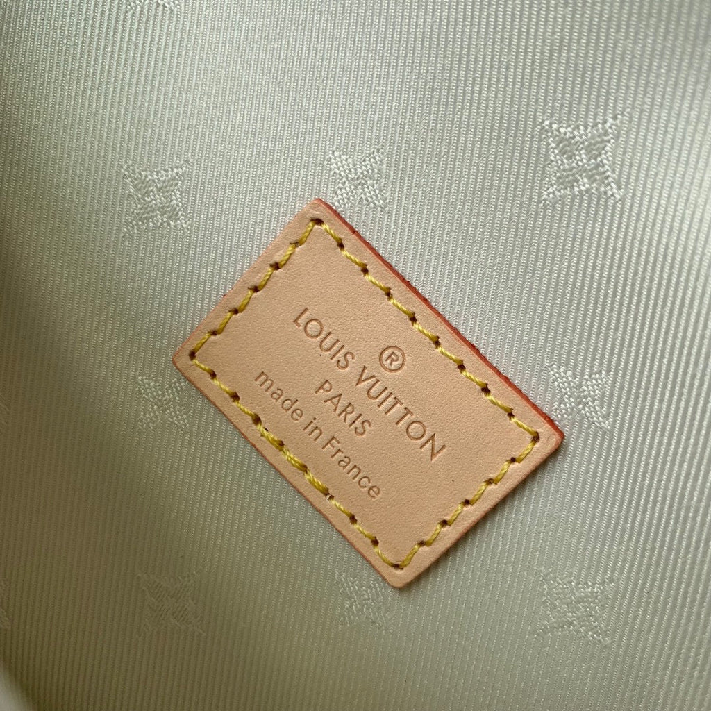 Portefeuille Louis Vuitton sur chaîne IVY 23,5 en tissu jacquard monogrammé blanc
