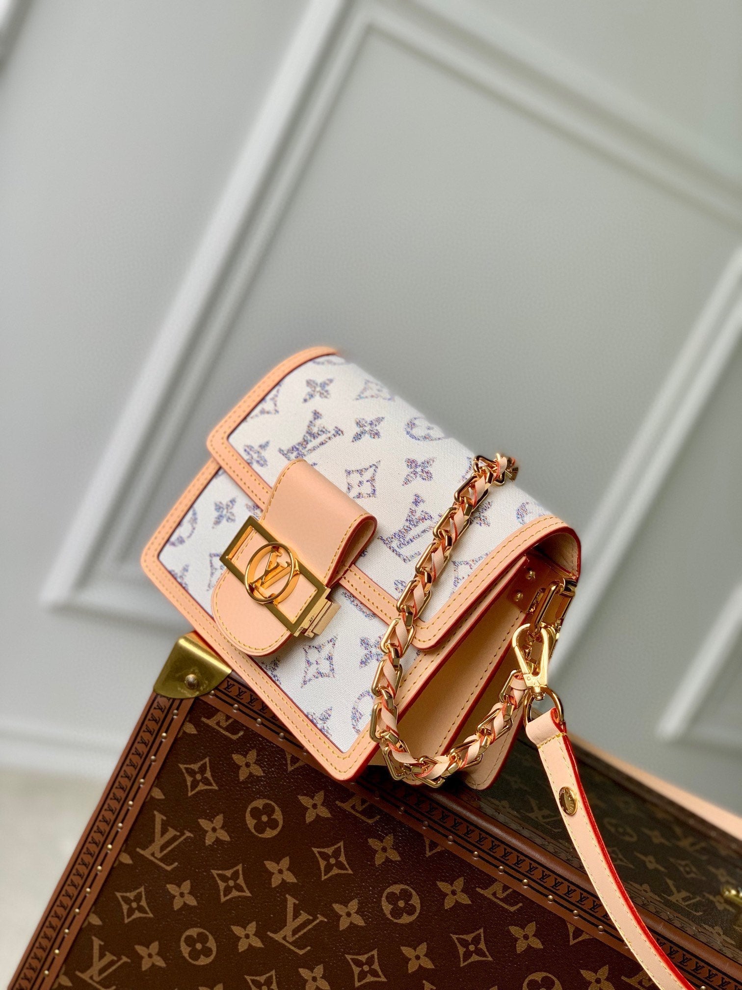 LV DAUPHINE 20 CUIR BEIGE TISSU JACQUARD MONOGRAMME BLANC