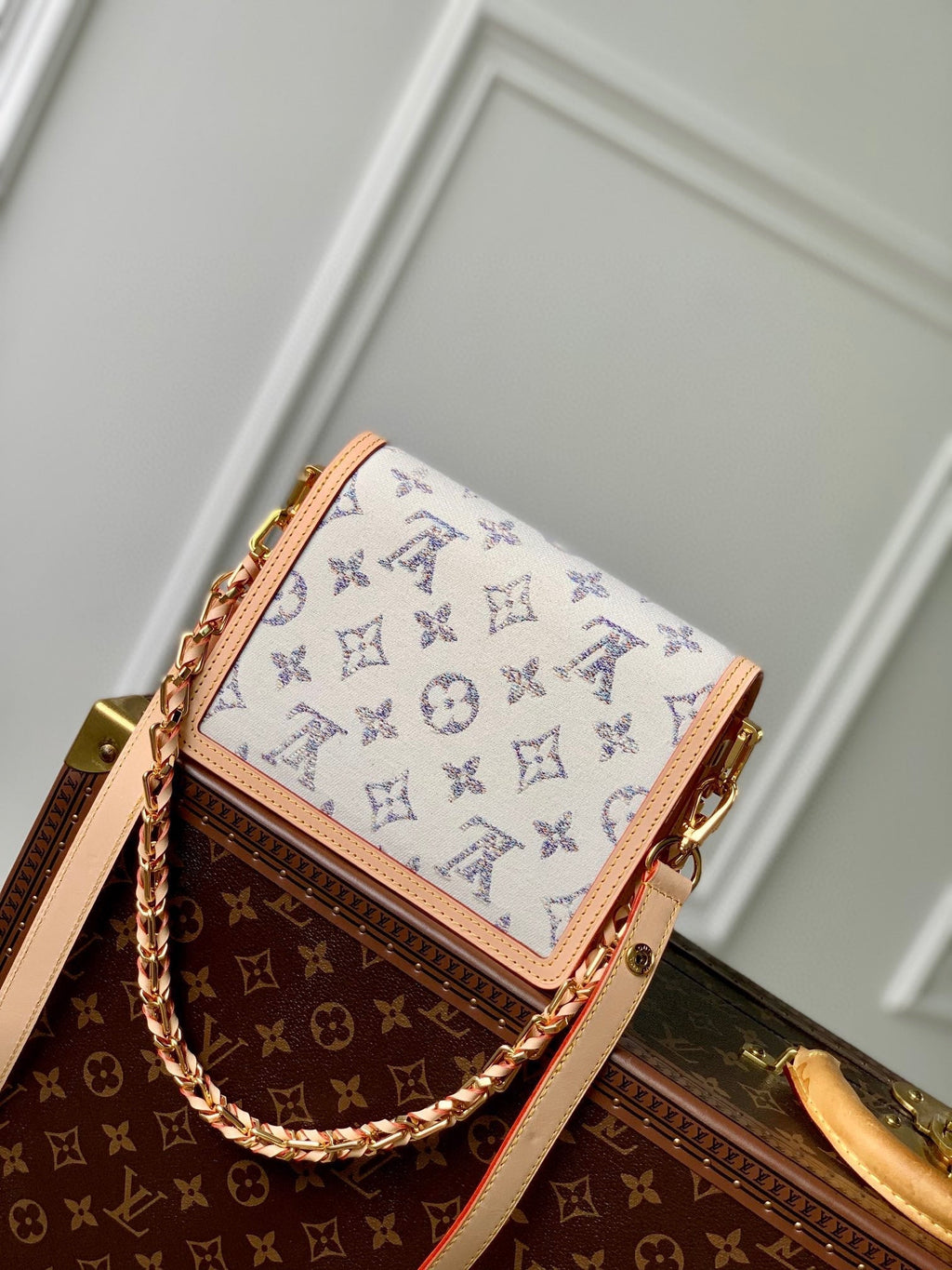 LV DAUPHINE 20 CUIR BEIGE TISSU JACQUARD MONOGRAMME BLANC