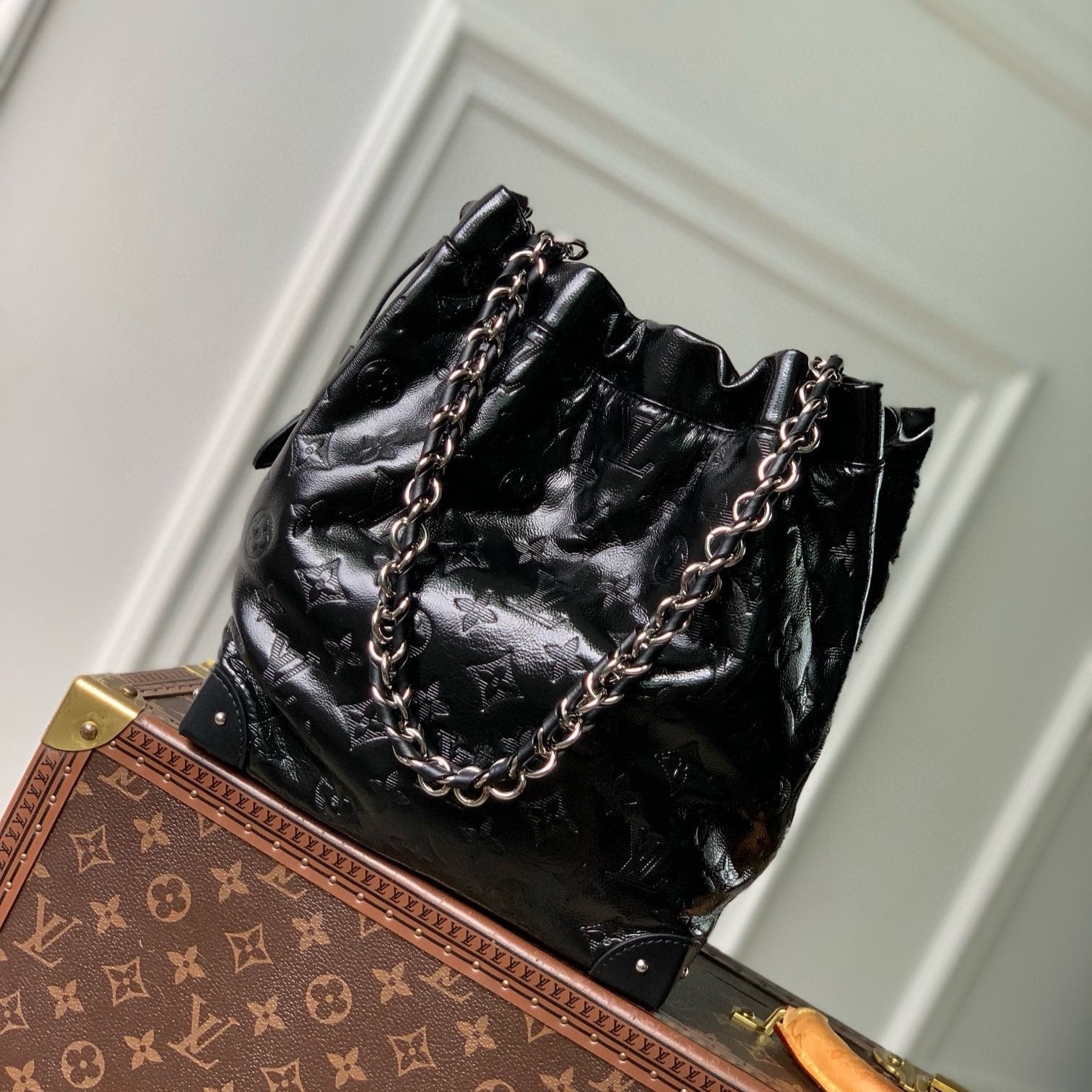 COFFRE NOÉ PM 23 EN COUSSIN NOIR QUINCAILLERIE ARGENTÉE