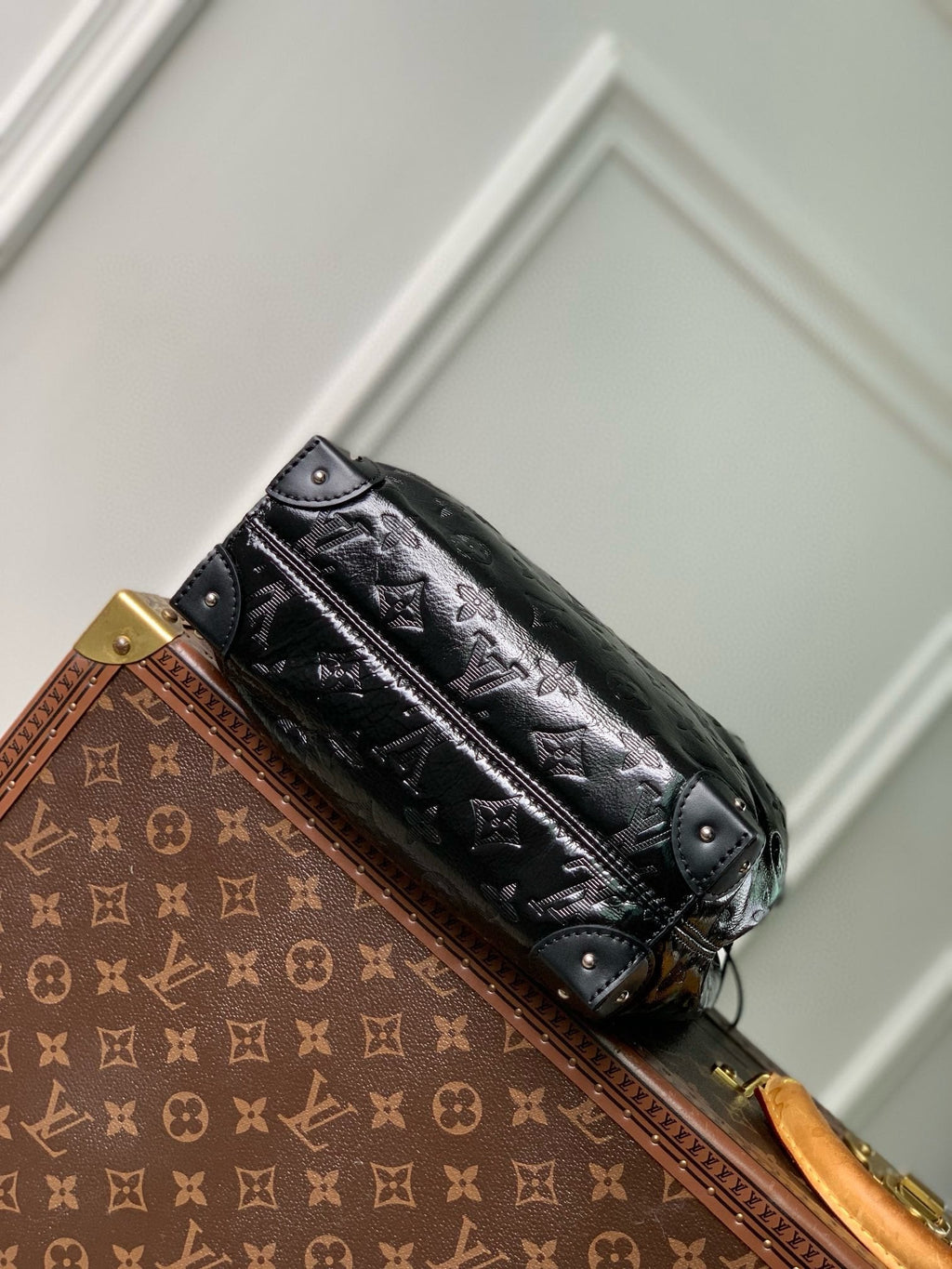 COFFRE NOÉ PM 23 EN COUSSIN NOIR QUINCAILLERIE ARGENTÉE