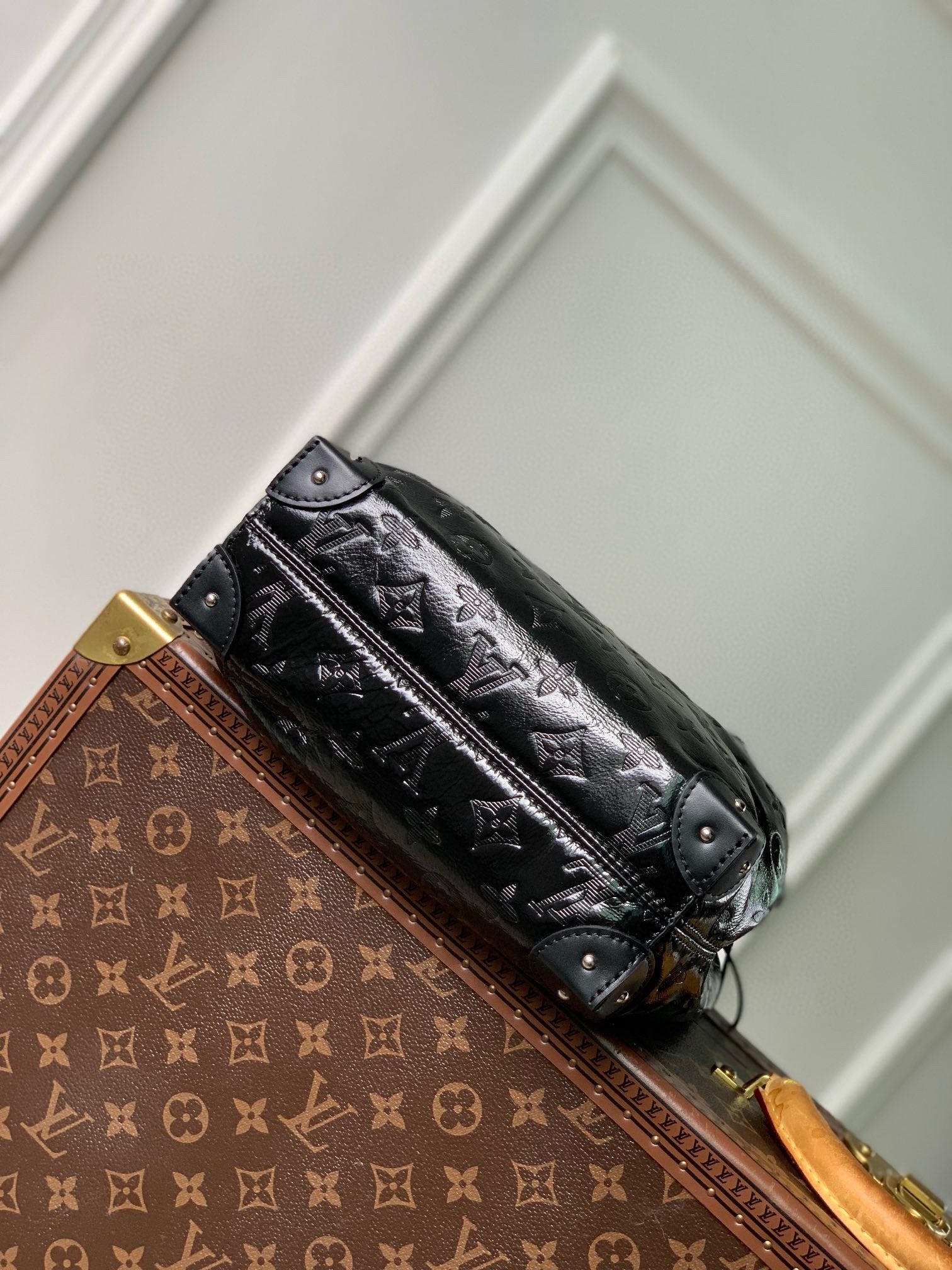 COFFRE NOÉ PM 23 EN COUSSIN NOIR QUINCAILLERIE ARGENTÉE