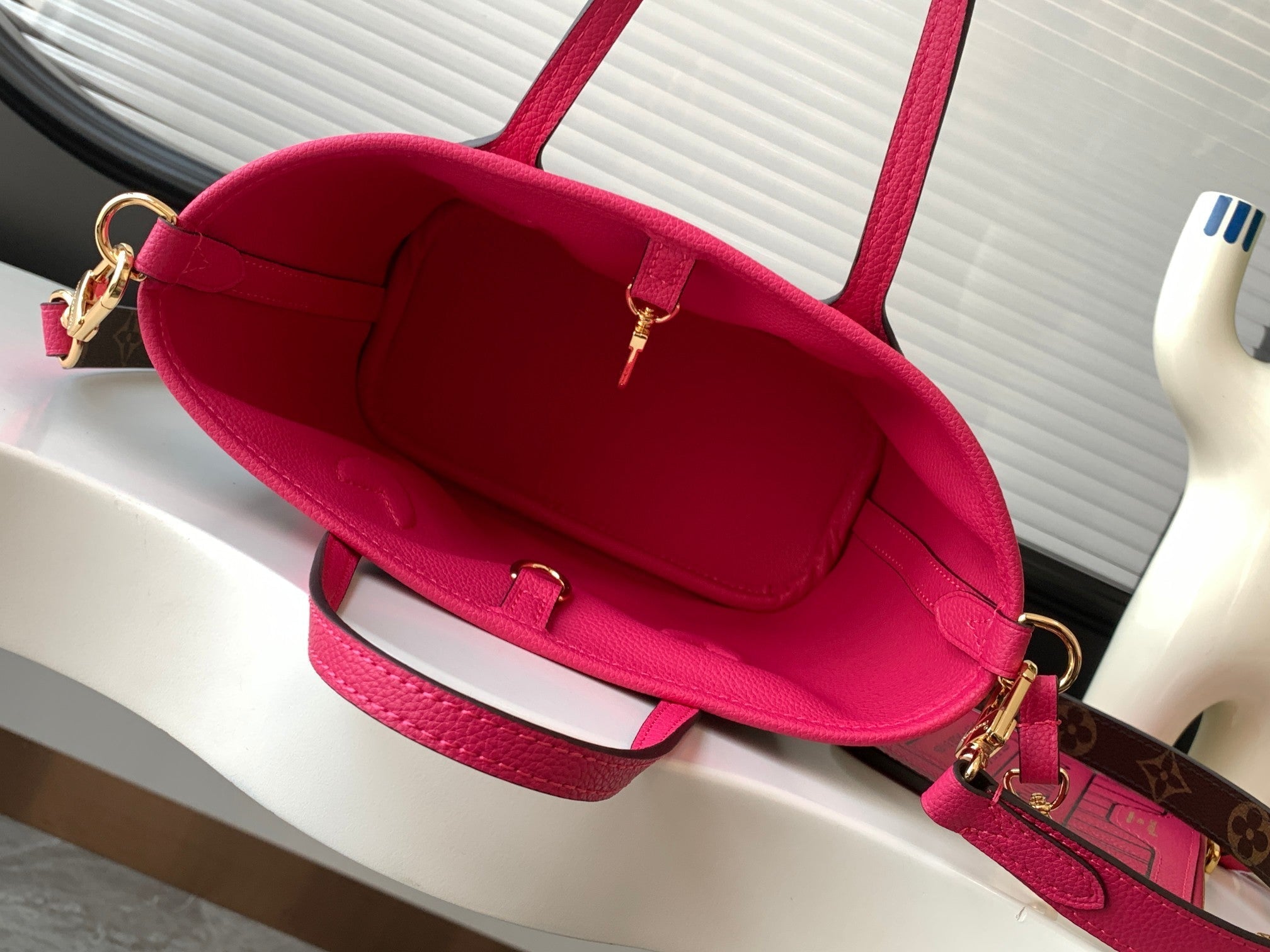 NEVERFULL 24 BANDOULIÈRE INSIDE OUT BB RED CALFSKIN