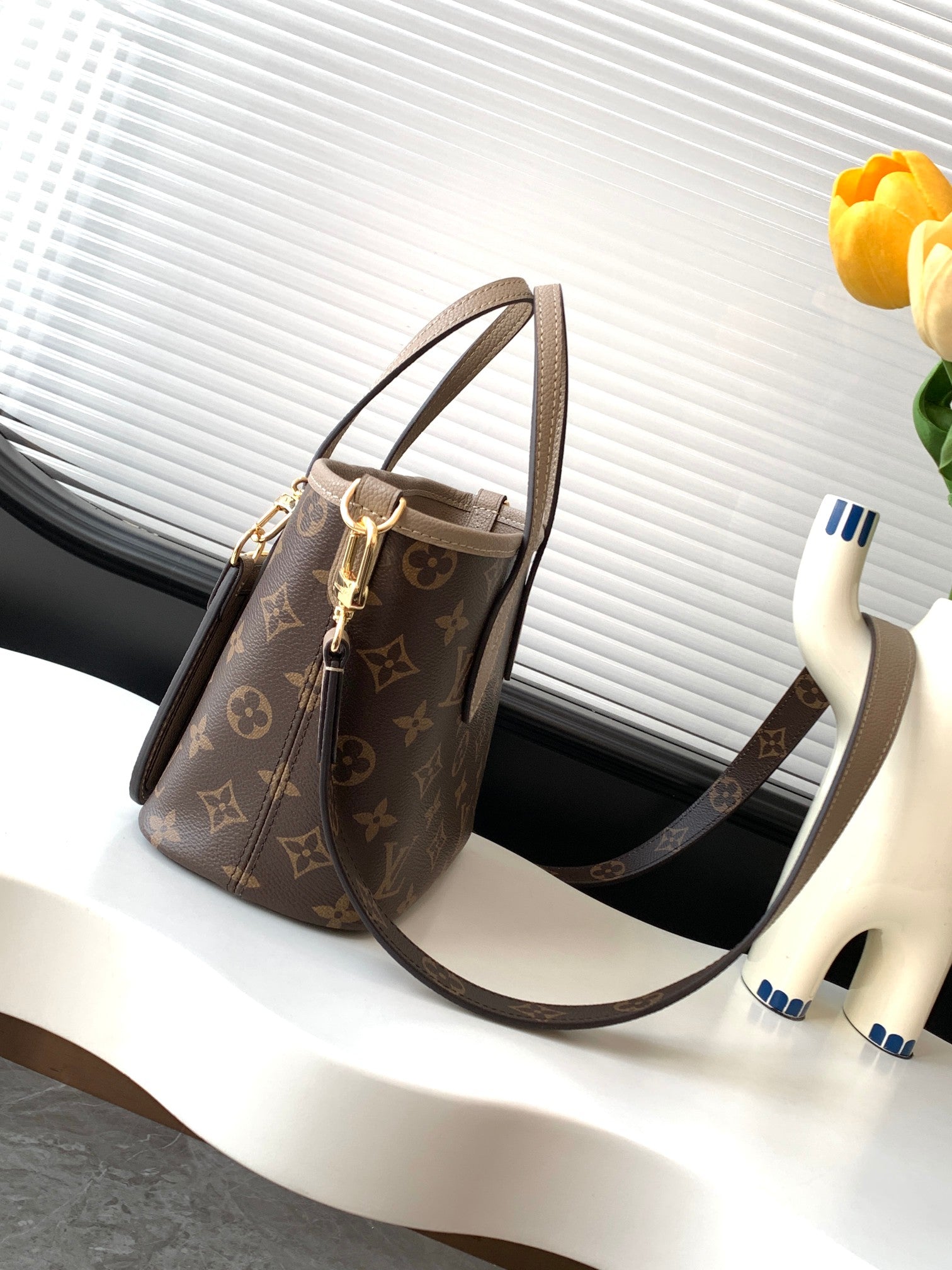NEVERFULL 24 BANDOULIÈRE INSIDE OUT BB CUIR DE VEAU GRIS 
