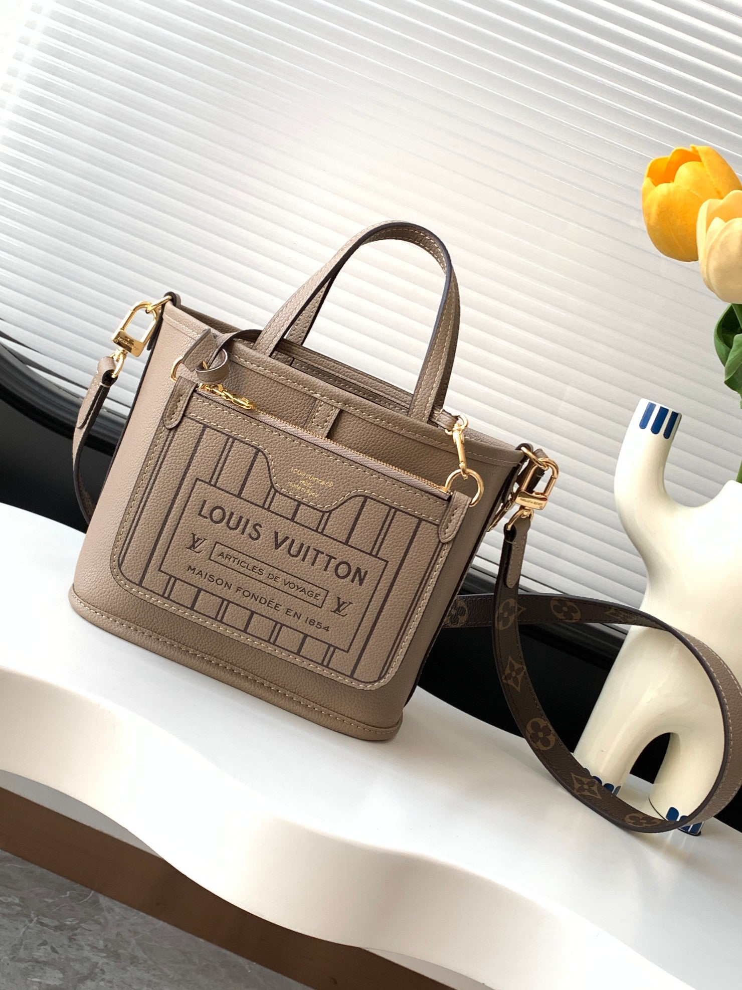 NEVERFULL 24 BANDOULIÈRE INSIDE OUT BB CUIR DE VEAU GRIS 