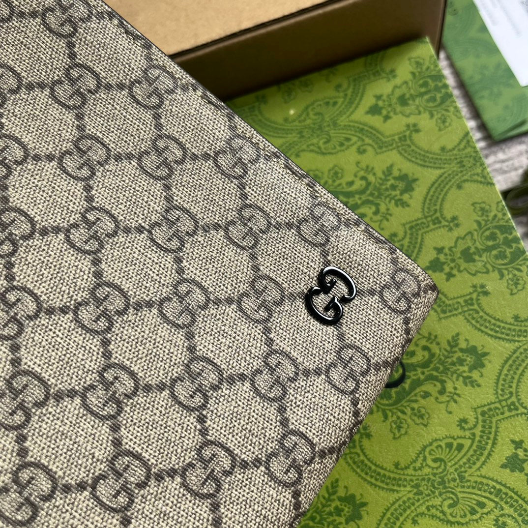 Pochette Neo Vintage 26 GG Supreme en toile beige et ébène