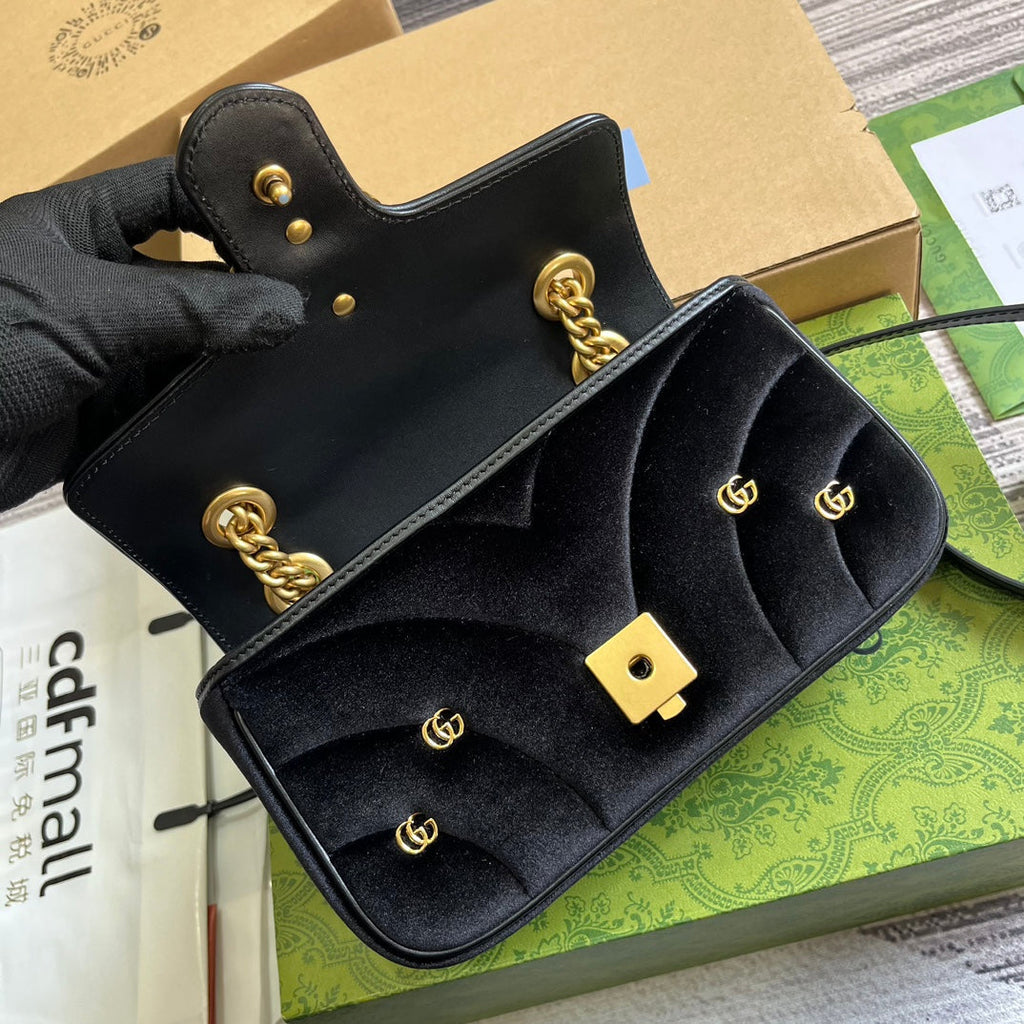 SAC GG MARMONT MINI 22 EN VELOURS NOIR