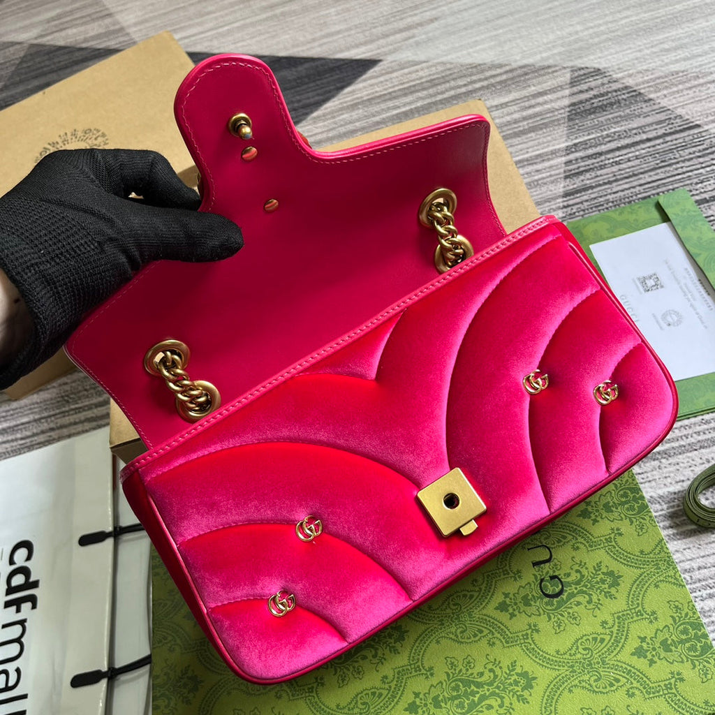 SAC GG MARMONT MOYEN 26 EN VELOURS ROSE VIF