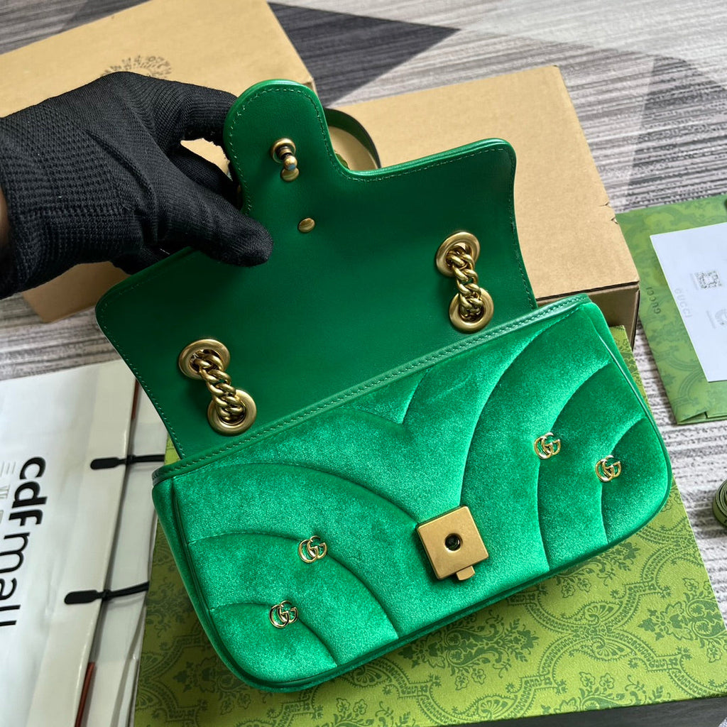 SAC GG MARMONT MINI 22 EN VELOURS VERT FRAIS