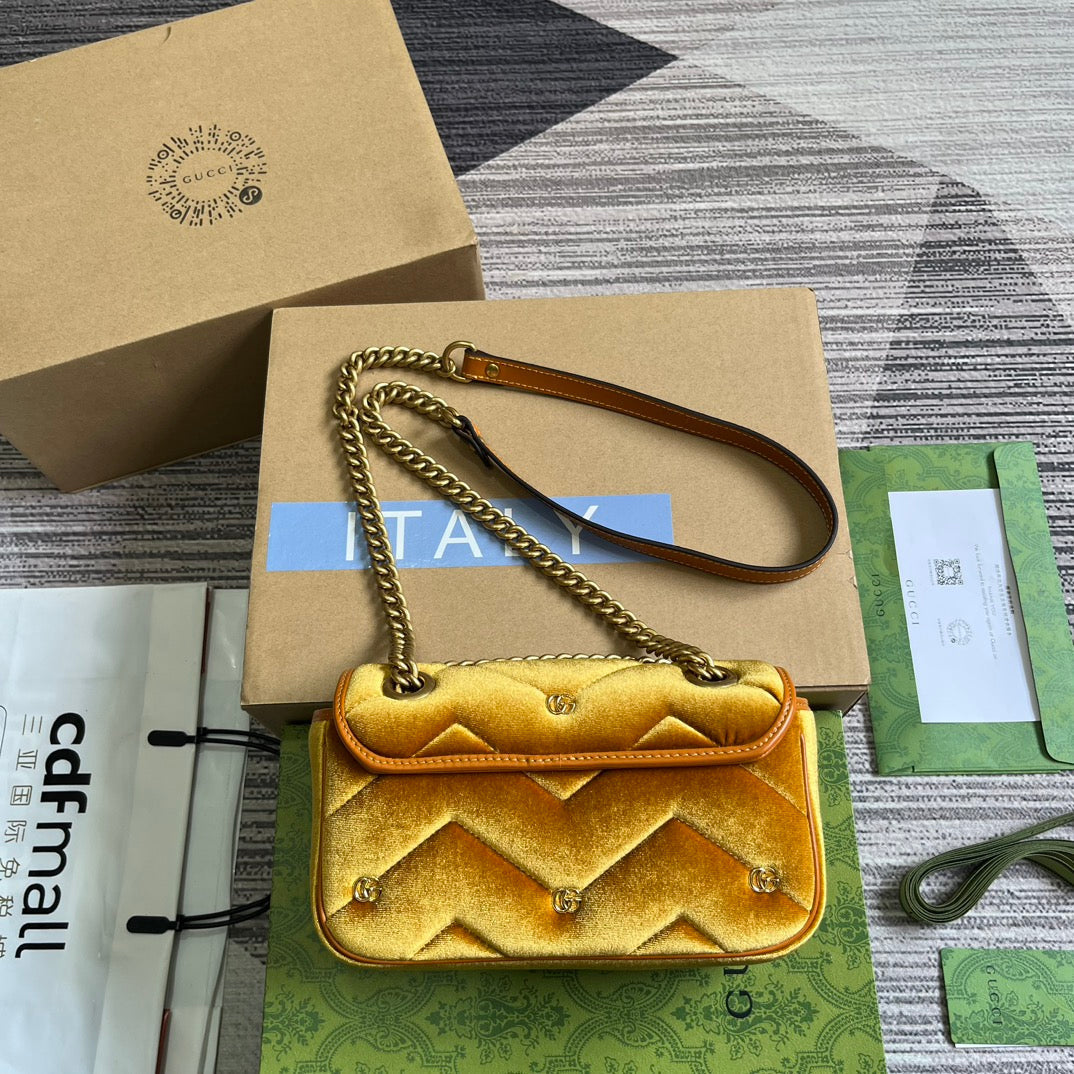 SAC GG MARMONT MINI 22 EN VELOURS DORÉ