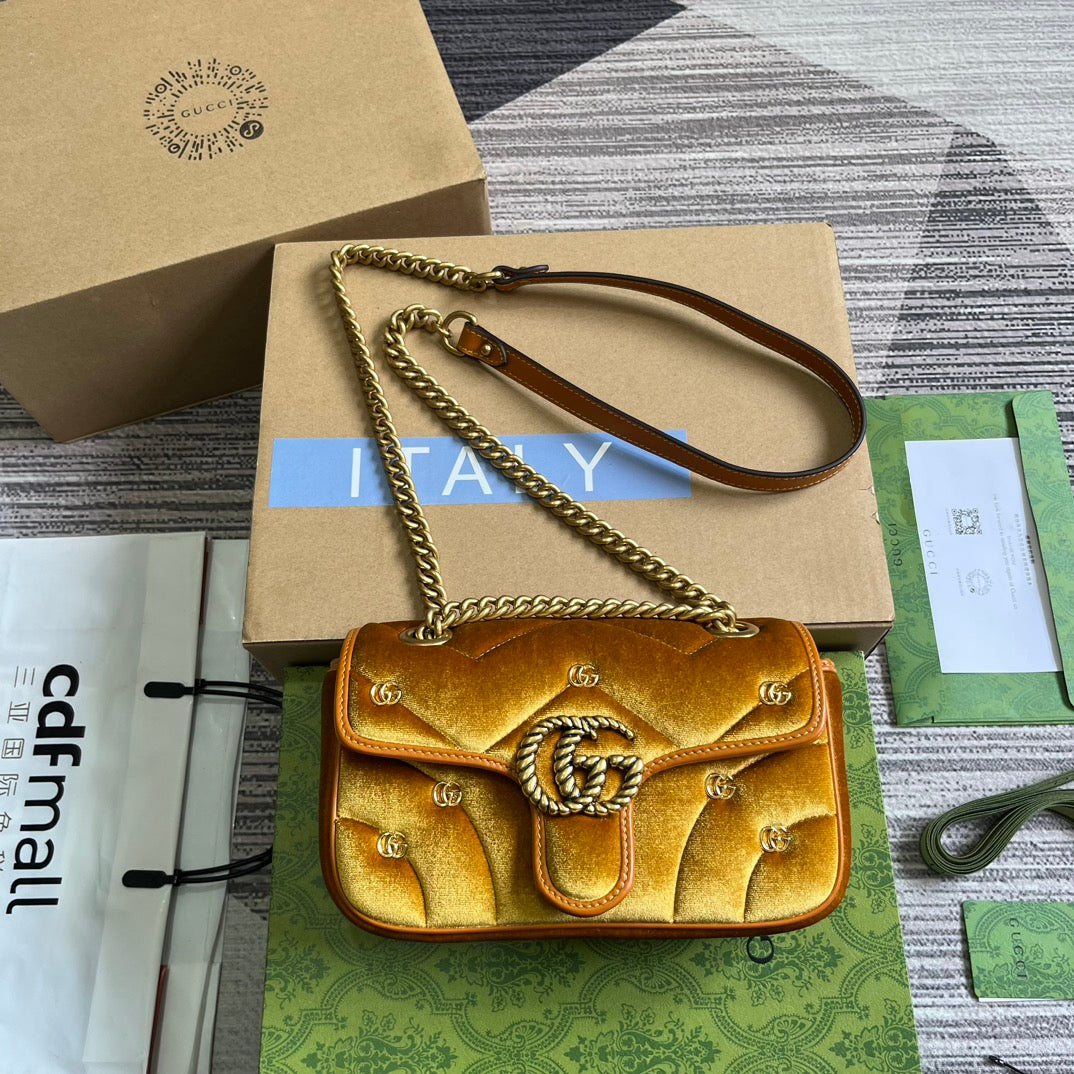 SAC GG MARMONT MINI 22 EN VELOURS DORÉ