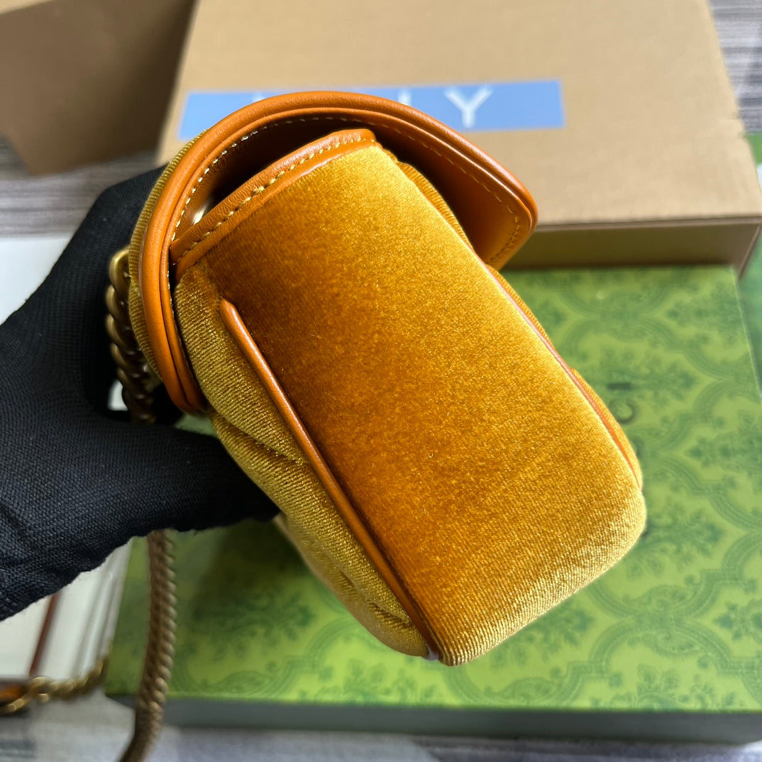 SAC GG MARMONT MINI 22 EN VELOURS DORÉ