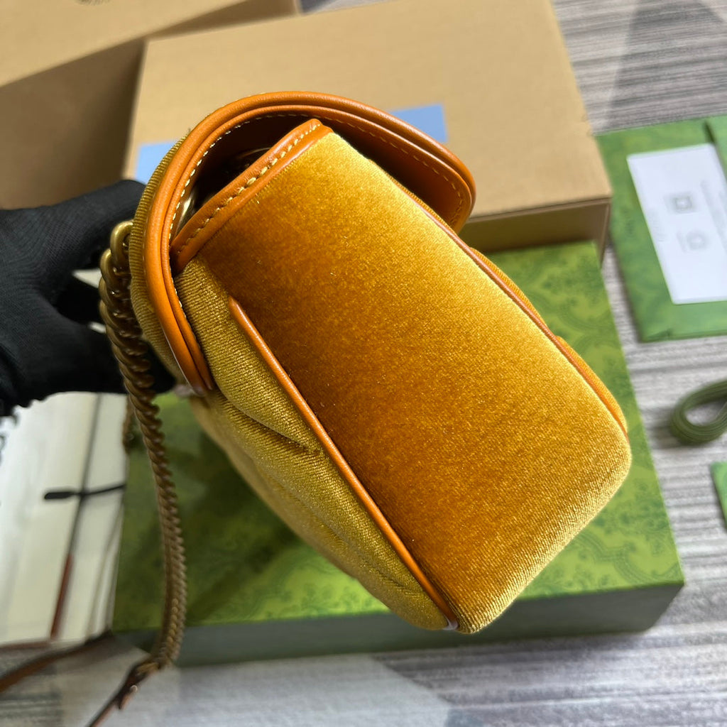 SAC GG MARMONT MOYEN 26 EN VELOURS DORÉ