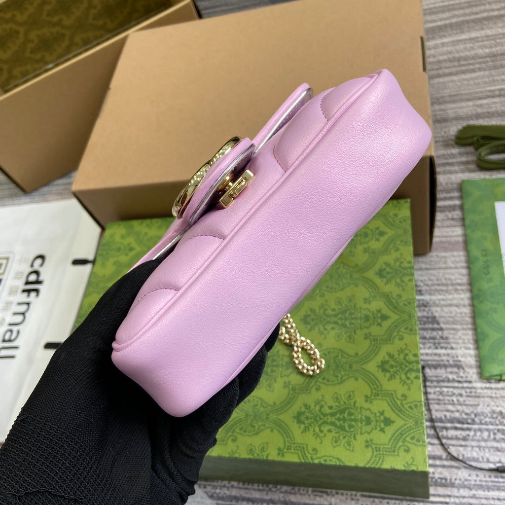 MINI SAC À BANDOULIÈRE GG MARMONT 16 EN CUIR DE VEAU ROSE CLAIR