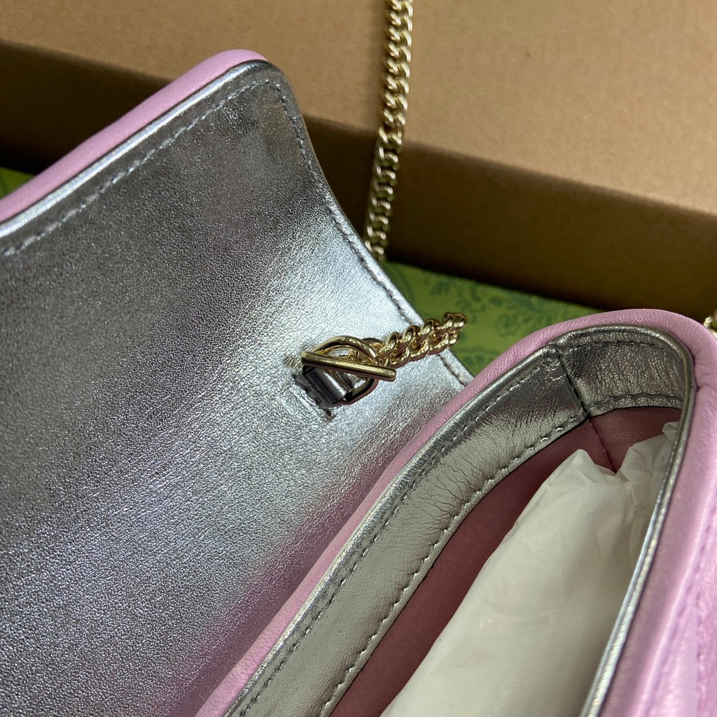 MINI SAC À BANDOULIÈRE GG MARMONT 16 EN CUIR DE VEAU ROSE CLAIR