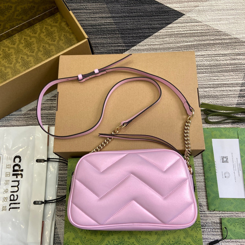 GG MARMONT 24 PETIT SAC À BANDOULIÈRE MATELASSÉ EN CUIR DE VEAU ROSE CLAIR