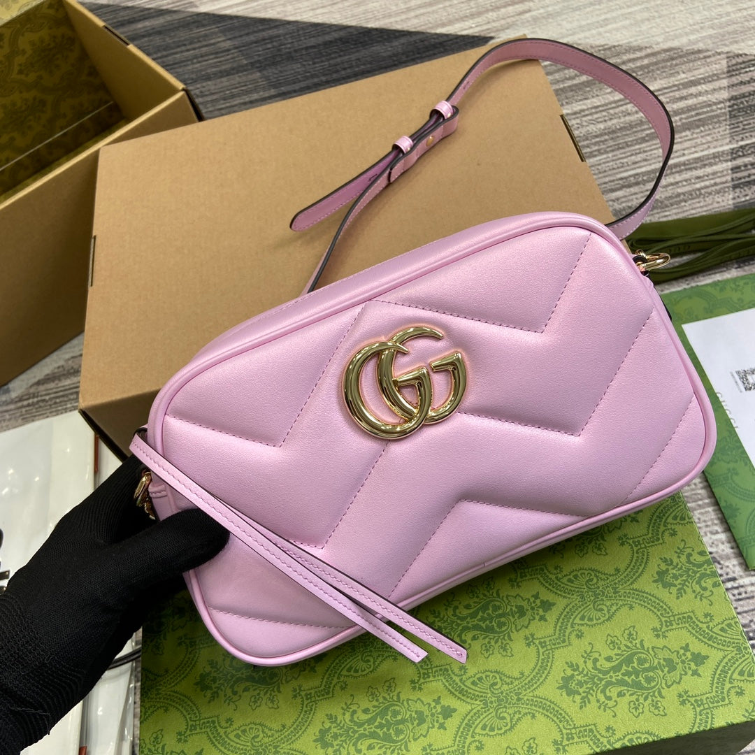 GG MARMONT 24 PETIT SAC À BANDOULIÈRE MATELASSÉ EN CUIR DE VEAU ROSE CLAIR