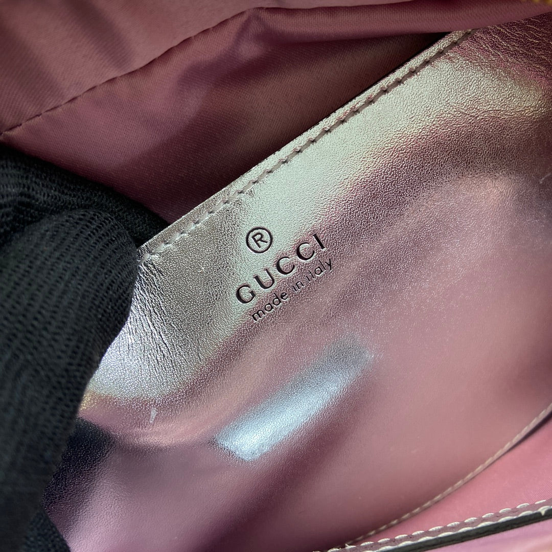 GG MARMONT 24 PETIT SAC À BANDOULIÈRE MATELASSÉ EN CUIR DE VEAU ROSE CLAIR