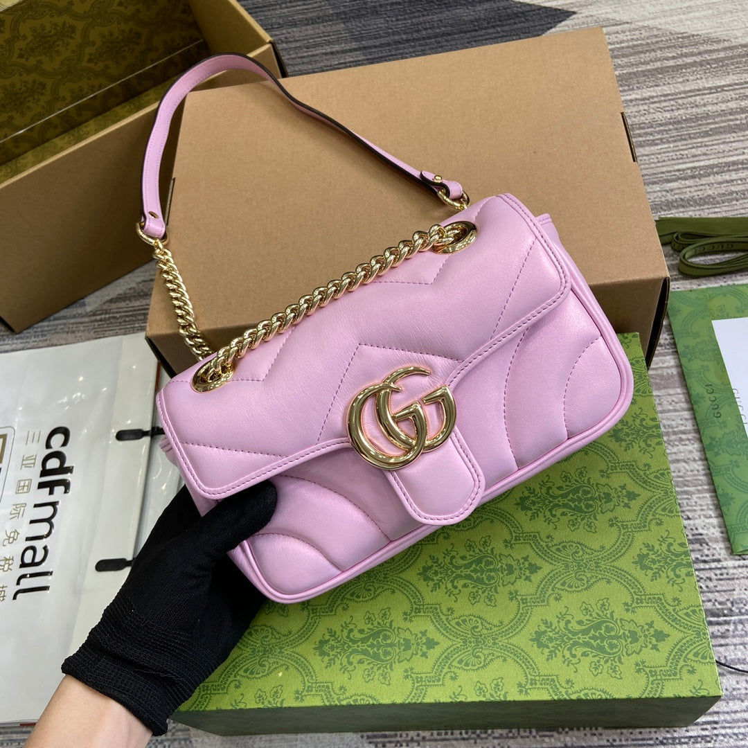 Petit sac bandoulière GG Marmont 23 en cuir de veau rose clair