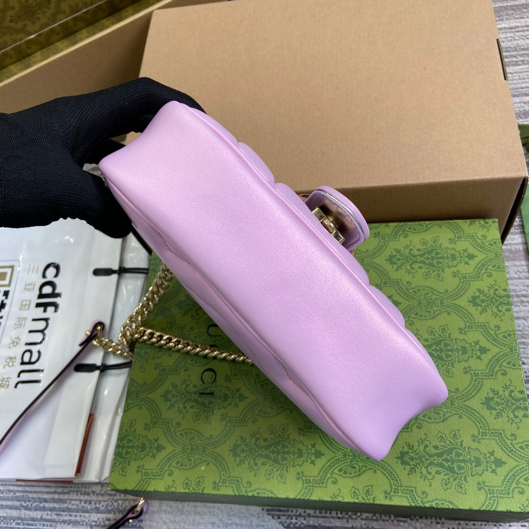 Petit sac bandoulière GG Marmont 23 en cuir de veau rose clair