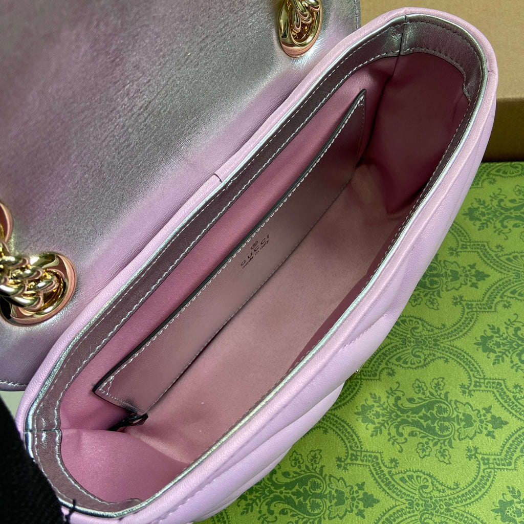 Petit sac bandoulière GG Marmont 23 en cuir de veau rose clair