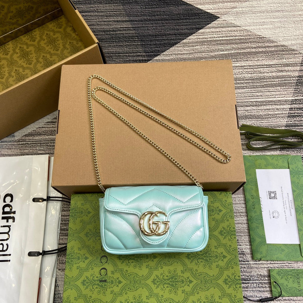 MINI SAC À BANDOULIÈRE GG MARMONT 16 EN CUIR DE VEAU IRISÉ BLEU