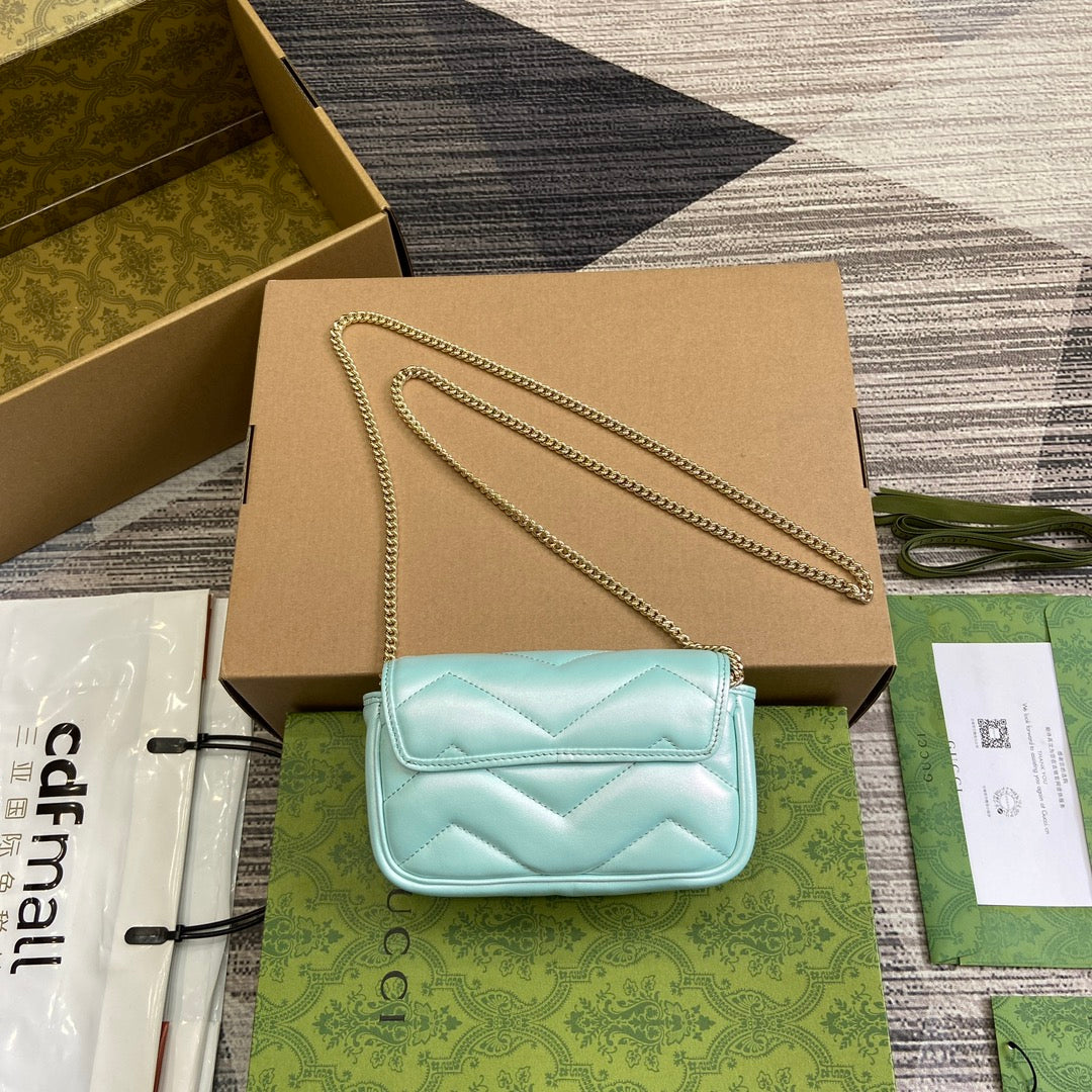 MINI SAC À BANDOULIÈRE GG MARMONT 16 EN CUIR DE VEAU IRISÉ BLEU